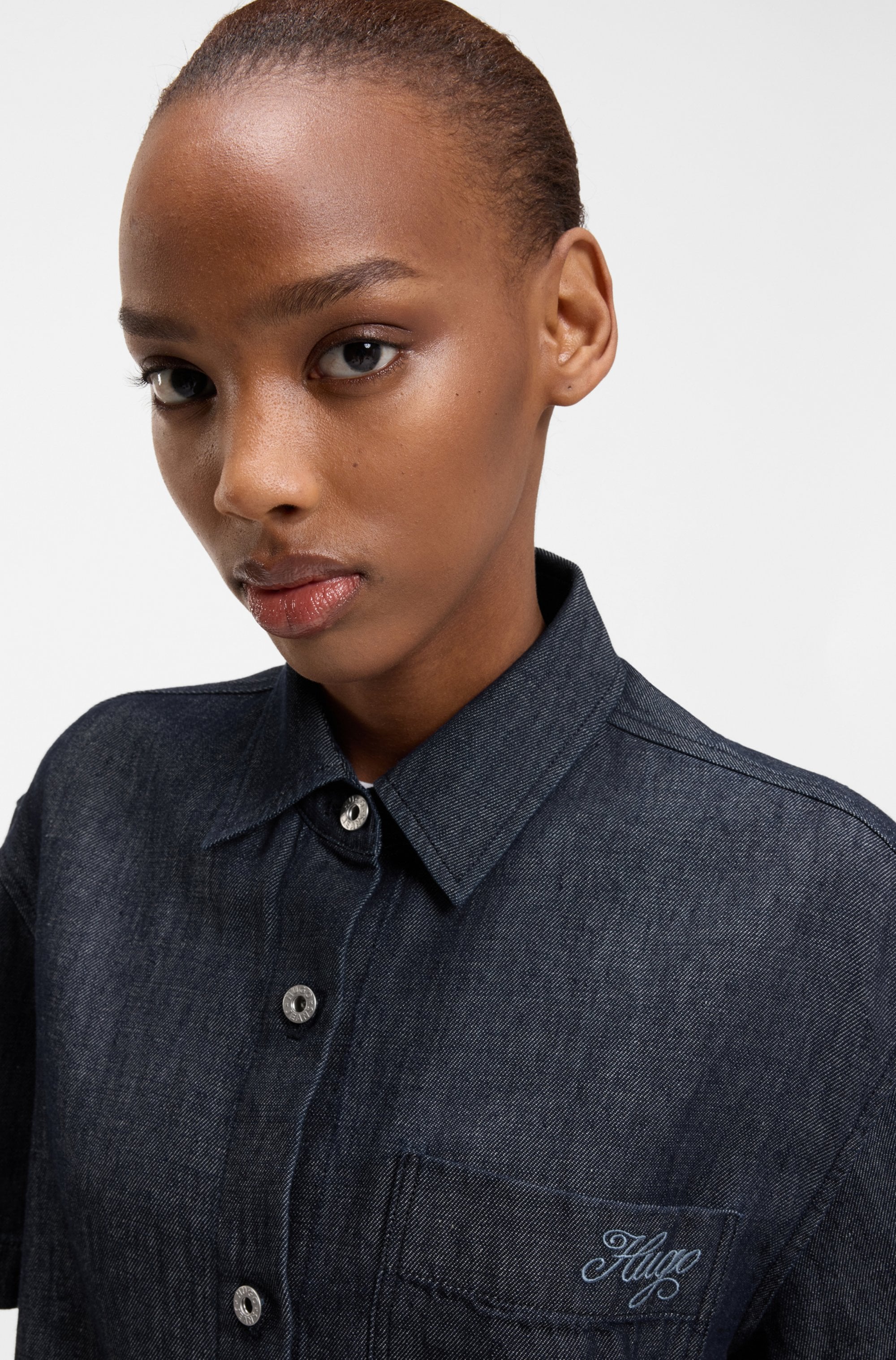 HUGO Blouse chemise »Erynn« coupe boxy en denim estival