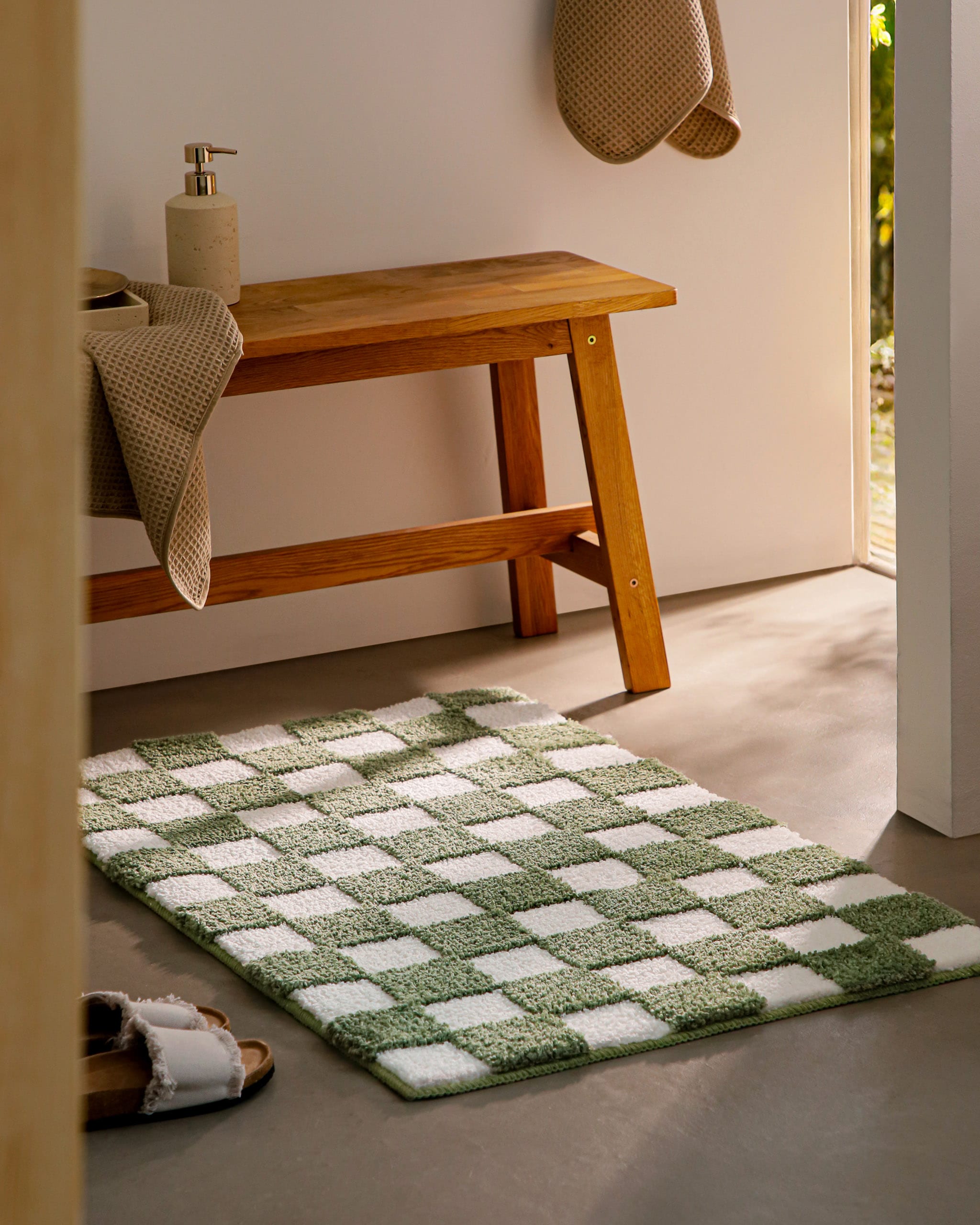 Wecon home Tapis de bain »Bobbi« Höhe 25 mm revêtement antidérapant Séchage rapide Tapis de bain, motif damier, doux, antidérapant, lavable