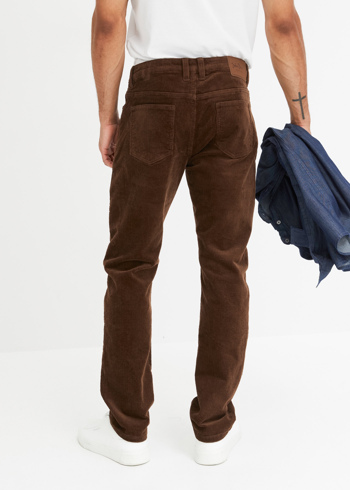 bonprix Pantalon en velours côtelé »Regular Fit Stretch-Cordhose mit Komfortschnitt«  aus Baumwolle und Elasthan, Regular Fit, Komfortschnitt