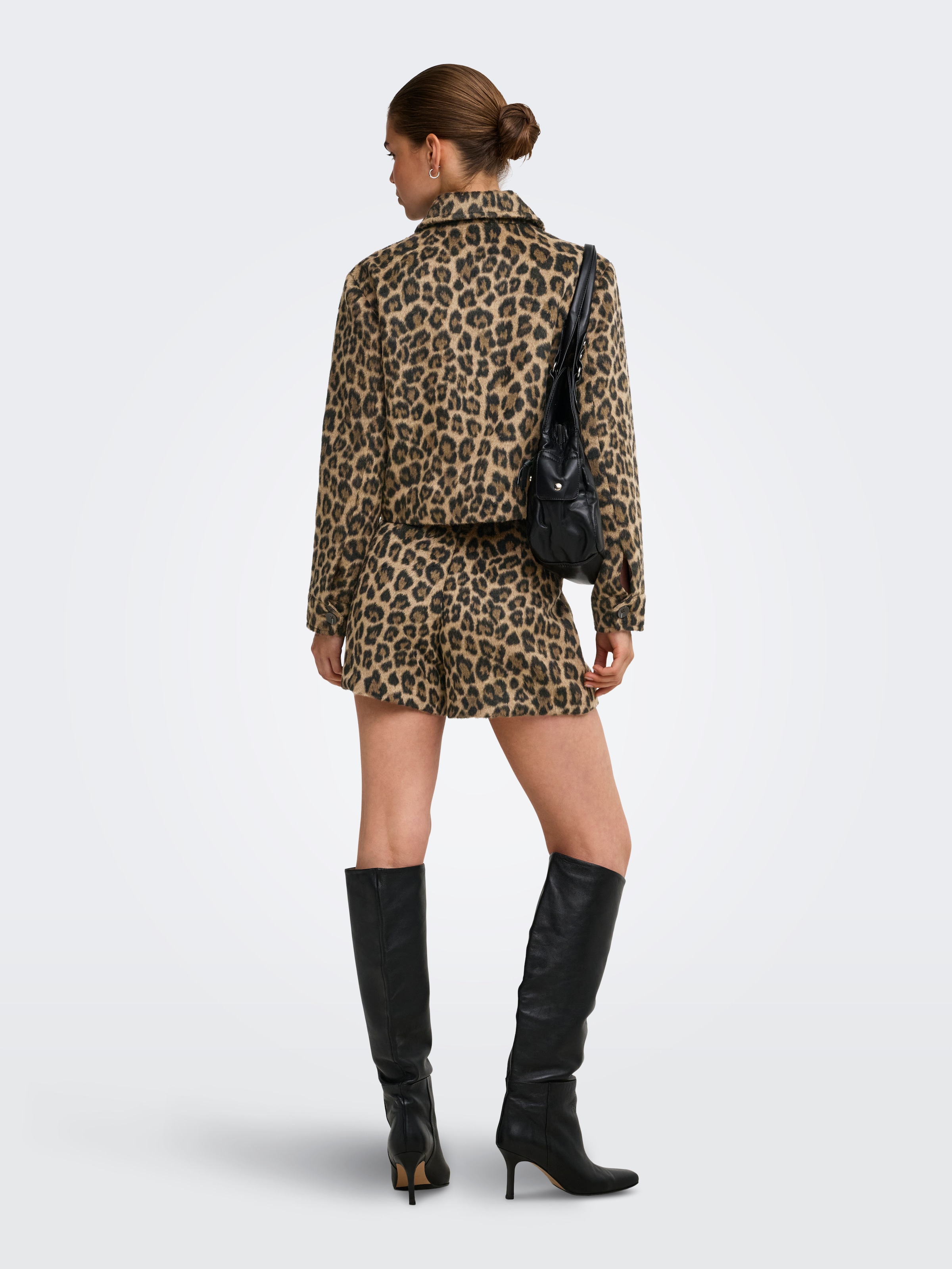 ONLY Jupe-culotte »ONLEMILIA MW SKORT CC OTW« fibre synthétique, imprimé animalier, taille mi-haute