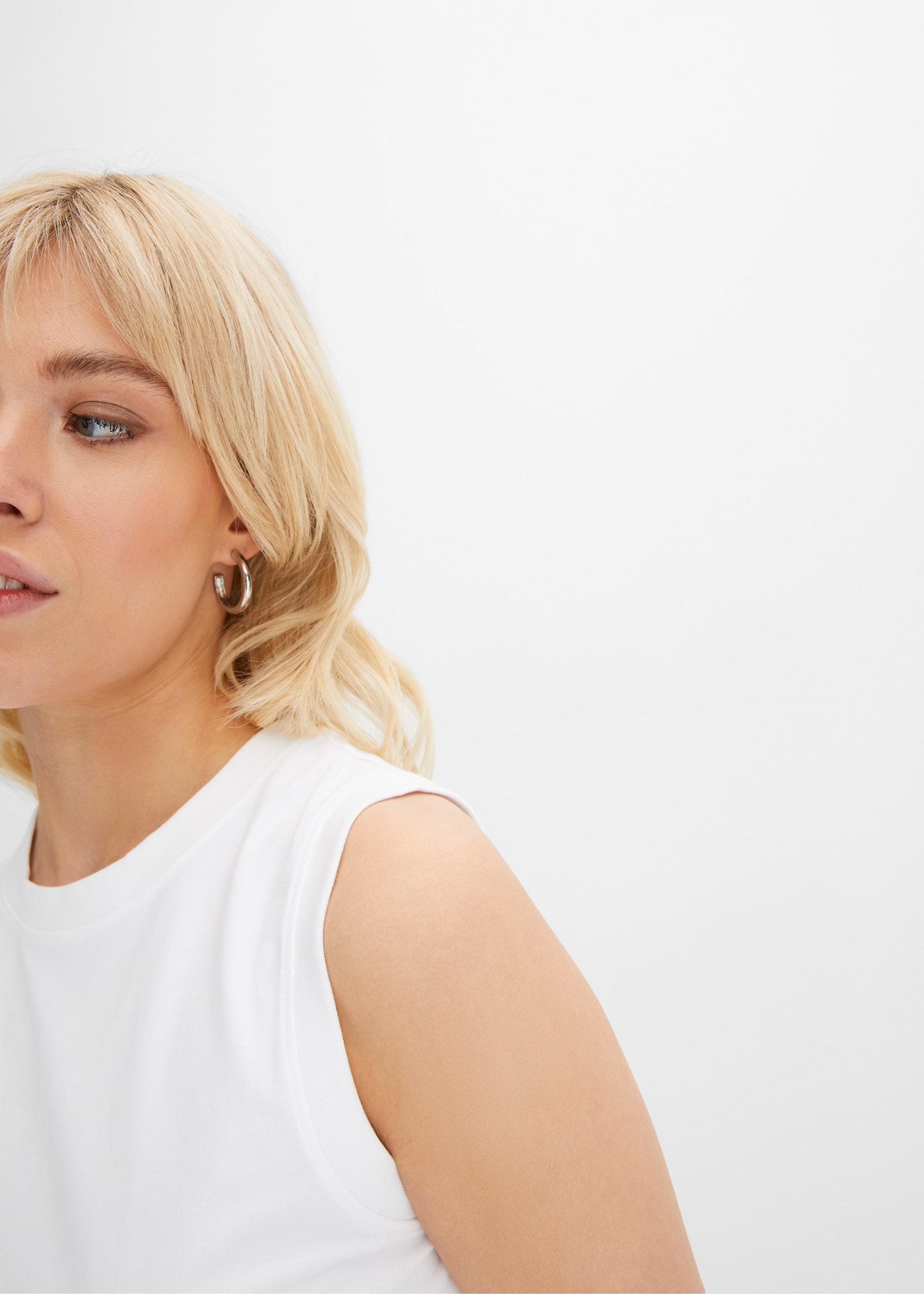 bonprix Shirttop »Tanktop mit reiner Baumwolle« schmale Passform, hochgeschlossener Ausschnitt, ärmellos