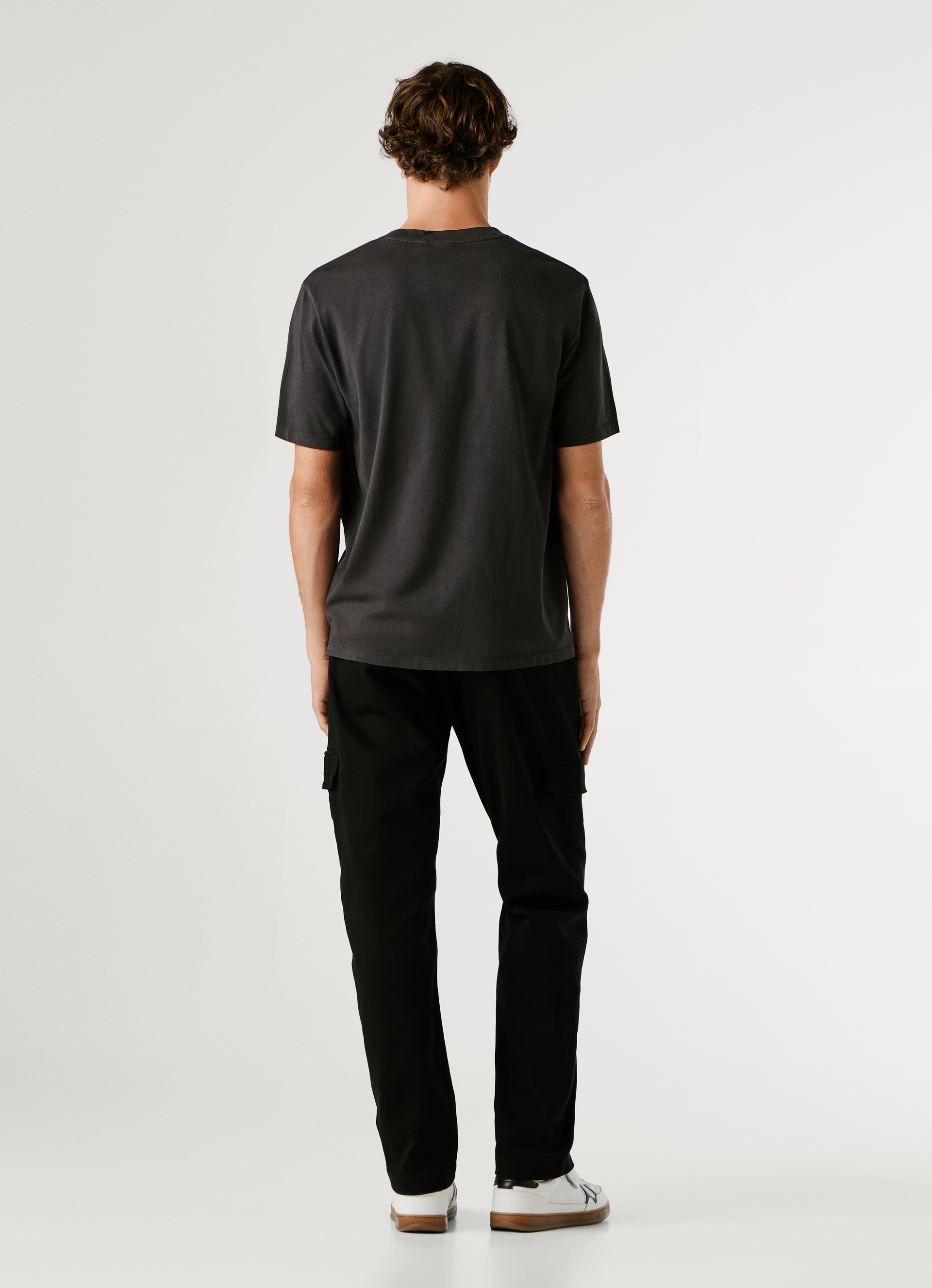 Pepe Jeans »JACKO« mit kleinem Ton-in-Ton Logoschriftzug