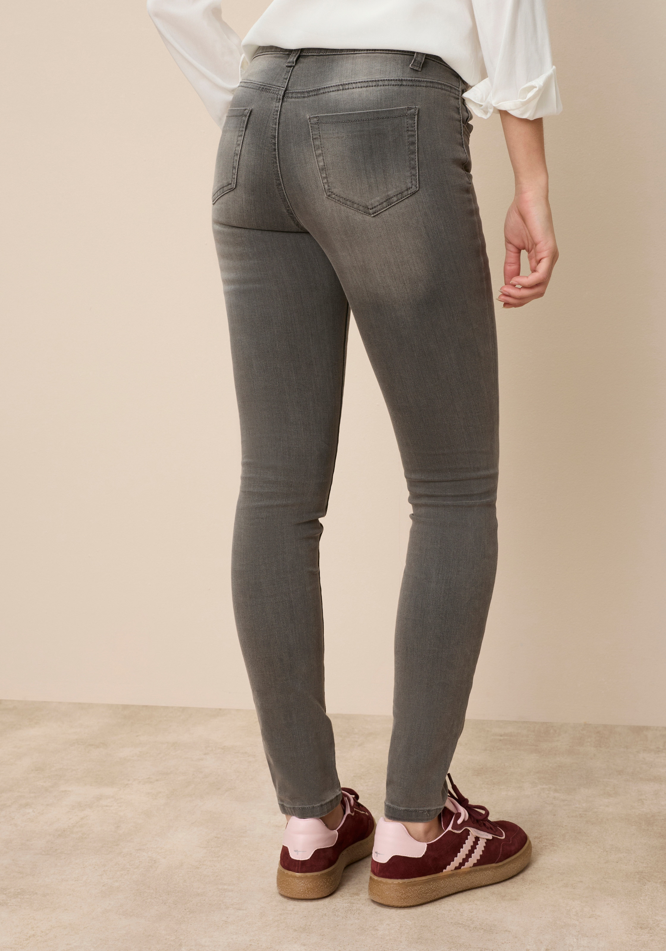 Tamaris Jeans skinny schmale Beinweite, mit Gürtelschlaufenbund, mit Metallreissverschluss