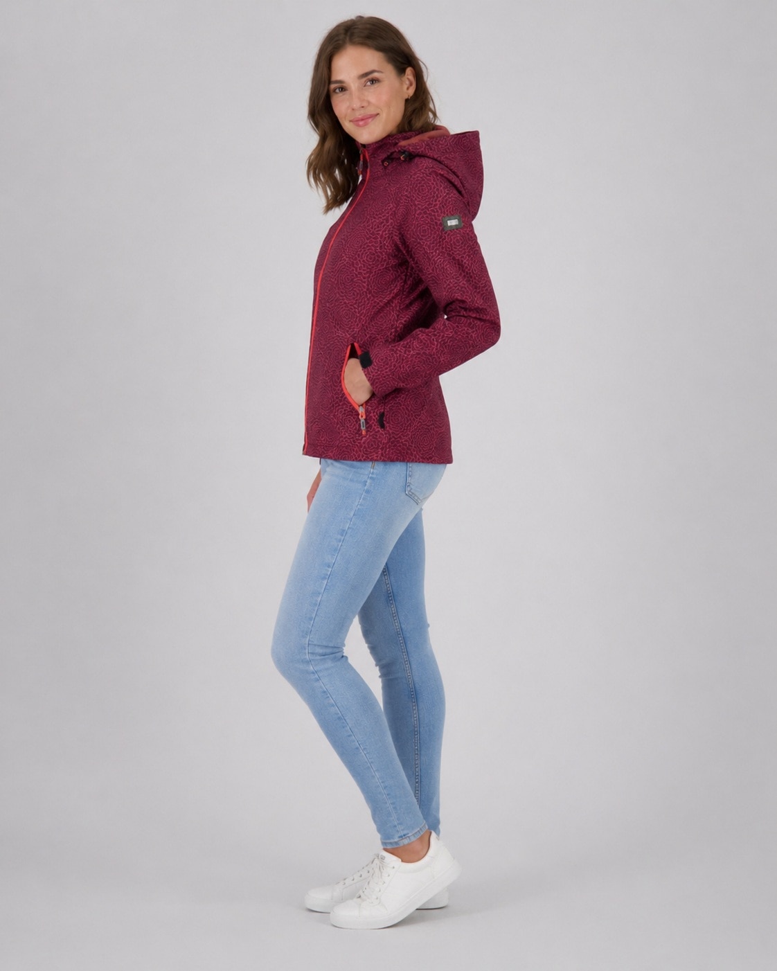 LPO Softshelljacke »SHELBY PEAK II« leichte Softshelljacke mit All-Over-Print und abnehmbarer Kapuze