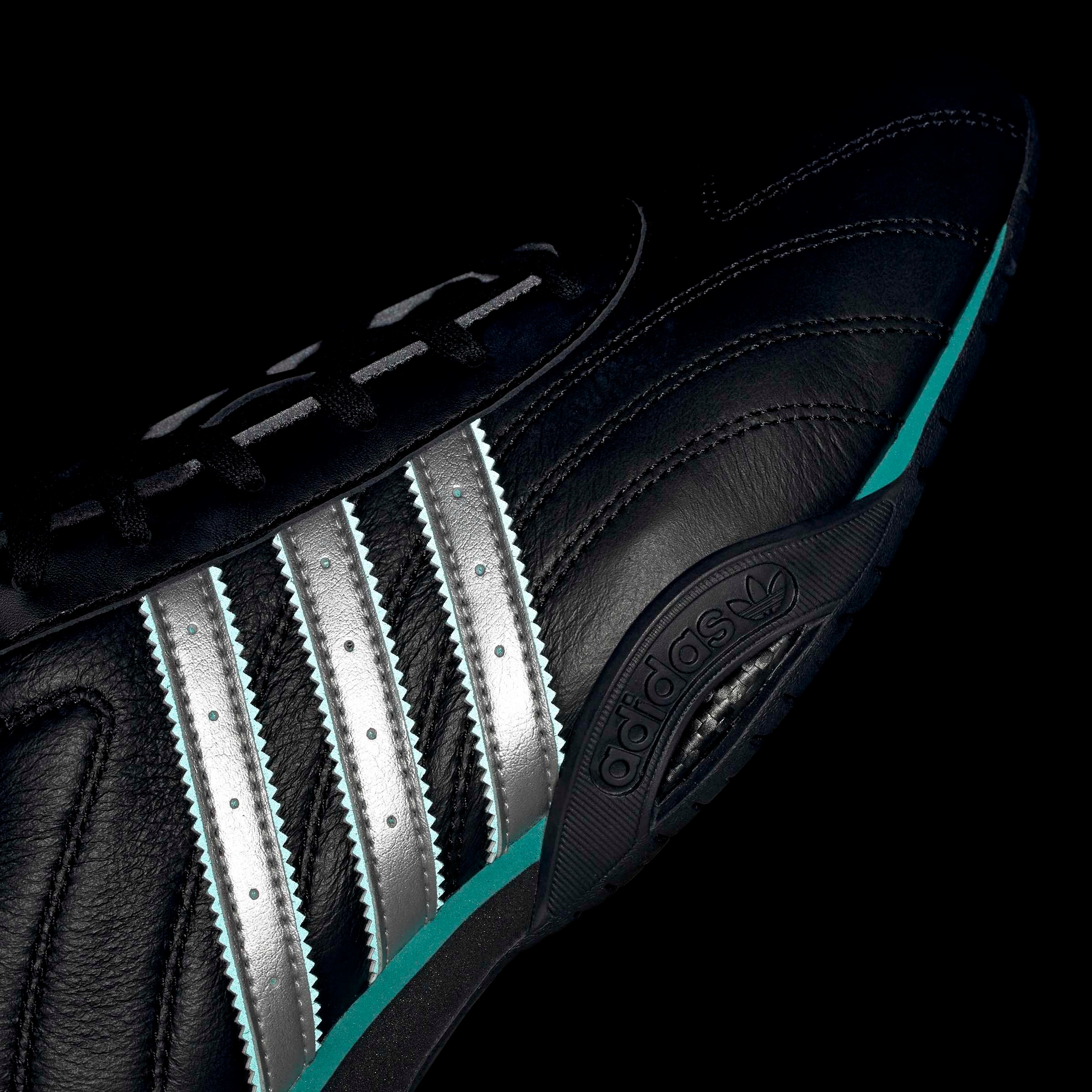 adidas Performance Sneakers »ADIRACER LO MERCEDES AMG PETRONAS F1 TEAM«