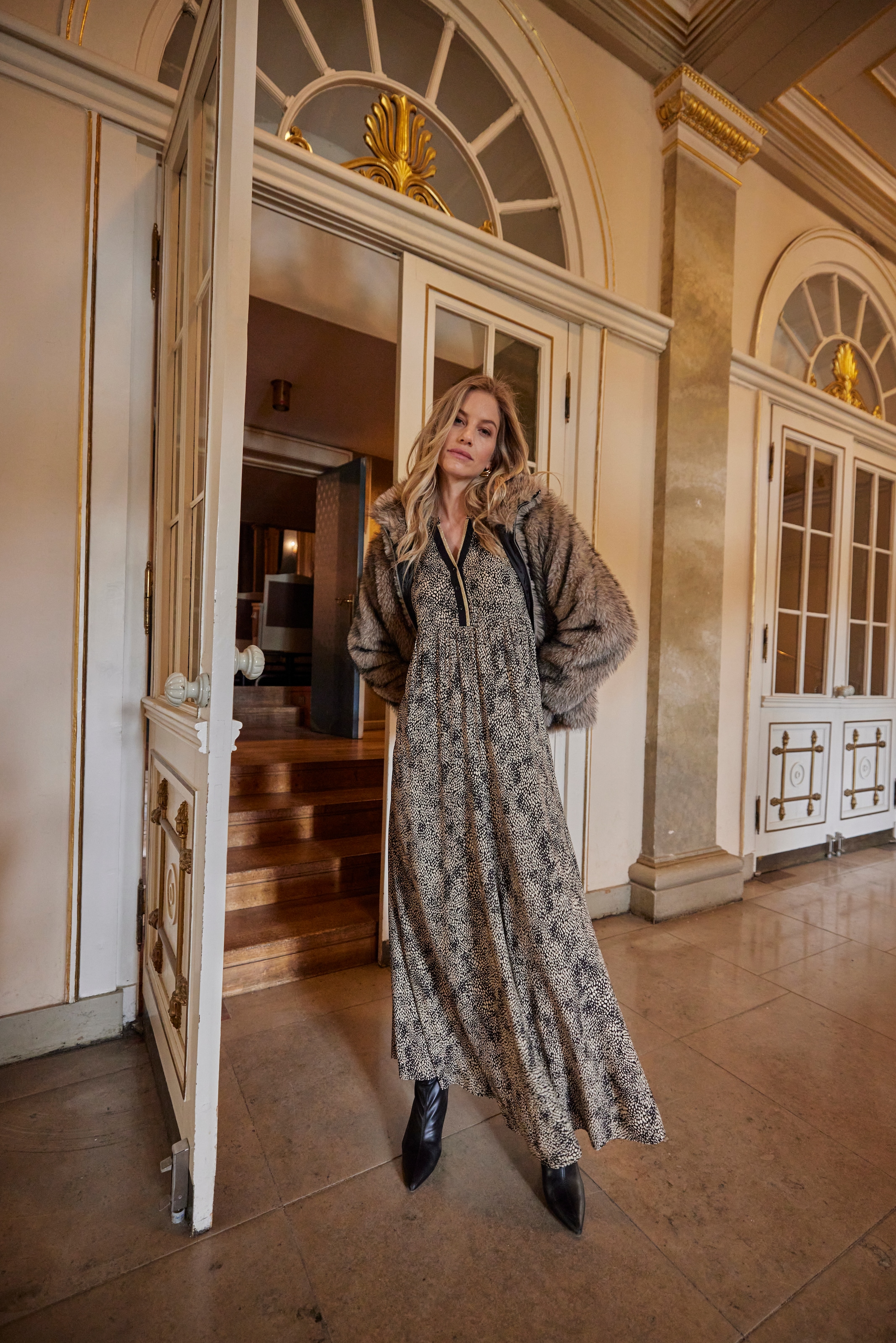 Aniston CASUAL Maxikleid mit grafischen Alloverdruck - NEUE KOLLEKTION