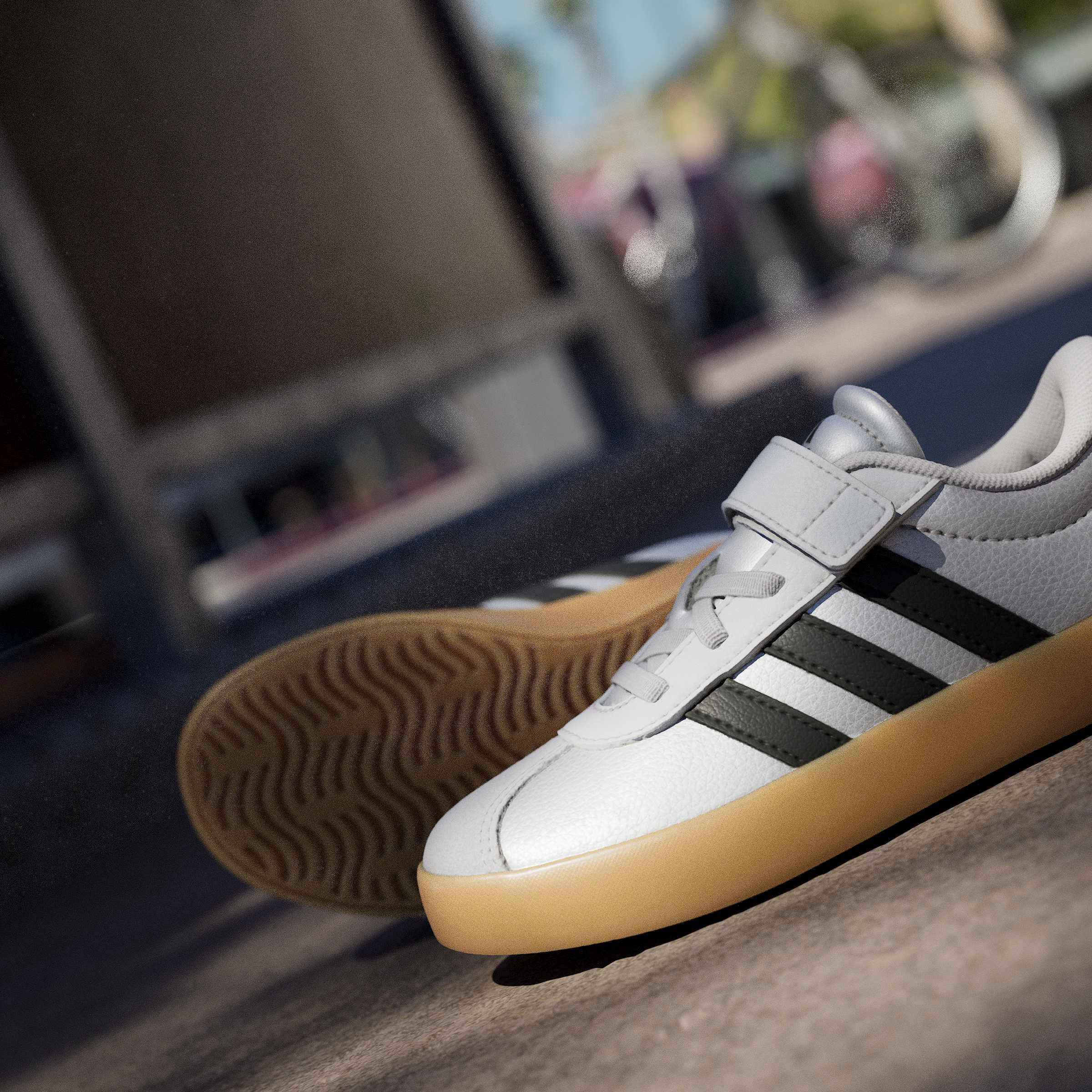 adidas Sportswear Sneaker »VL COURT 3.0 EL C«  inspiriert vom Design des adidas samba, für Kinder & Jugendliche