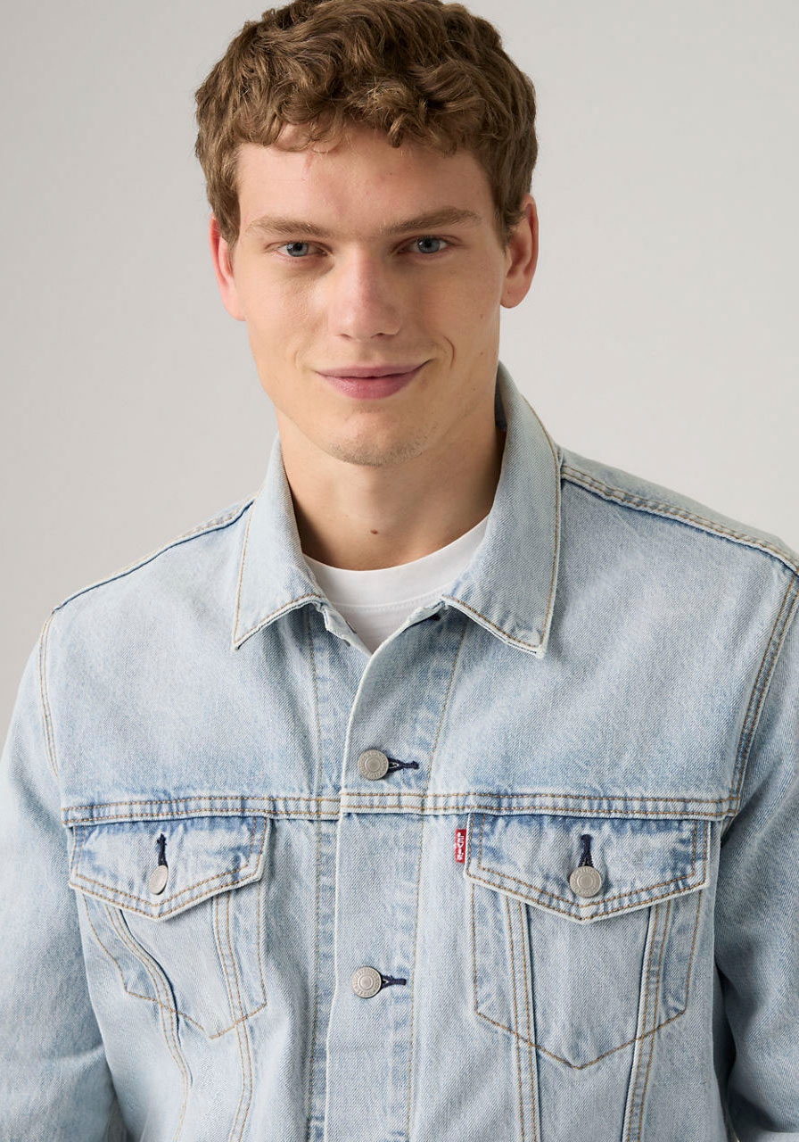 Levi's® Veste en jean »VINTAGE FIT TRUCKER JKT« sans capuche avec patte de boutonnage