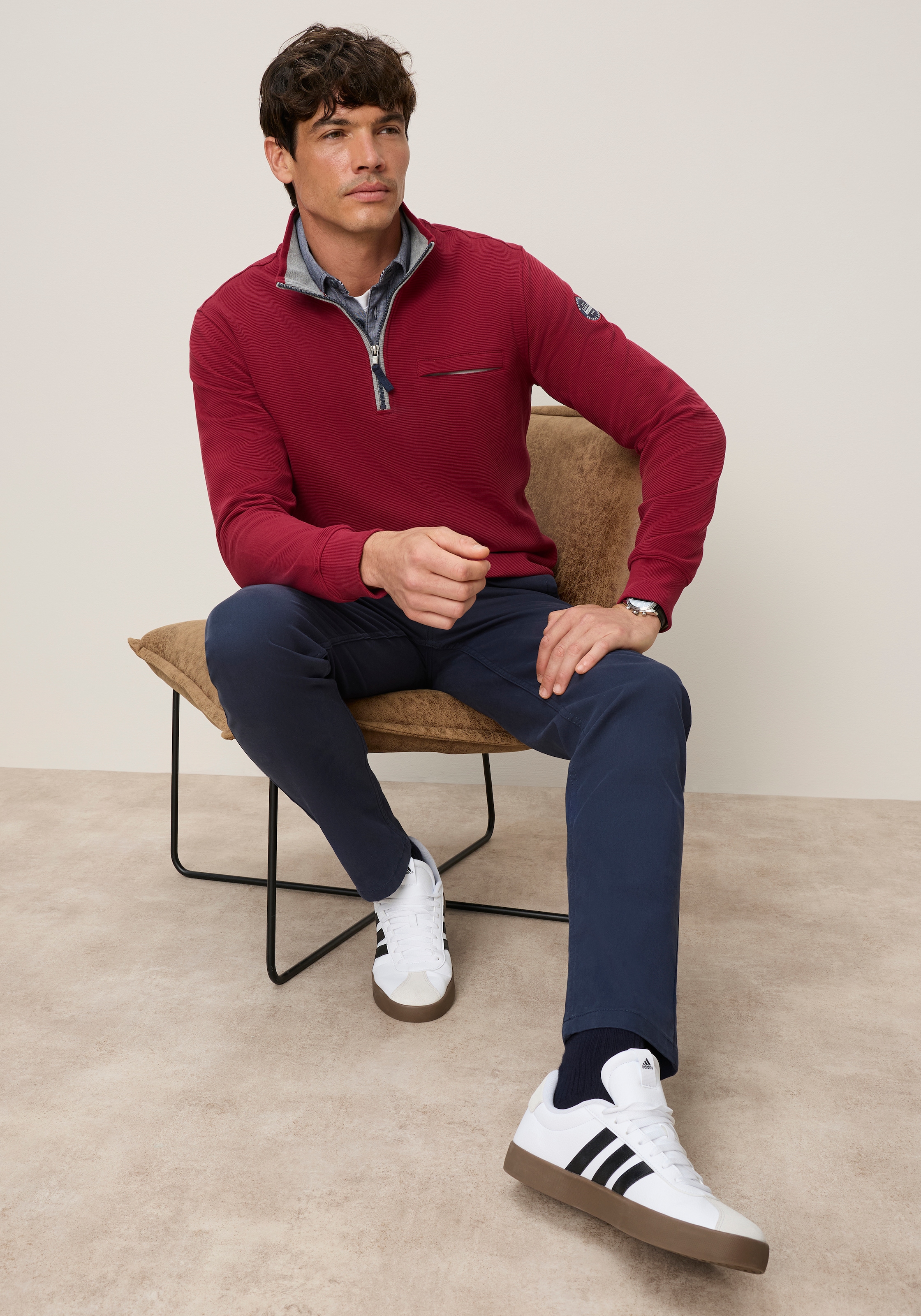 Man's World Sweatshirt »- Sportiv gepflegte Optik für Alltag und Freizeit«, Wertiger Oberstoff, markante Kontrastakzente, moderner Freizeit-Look
