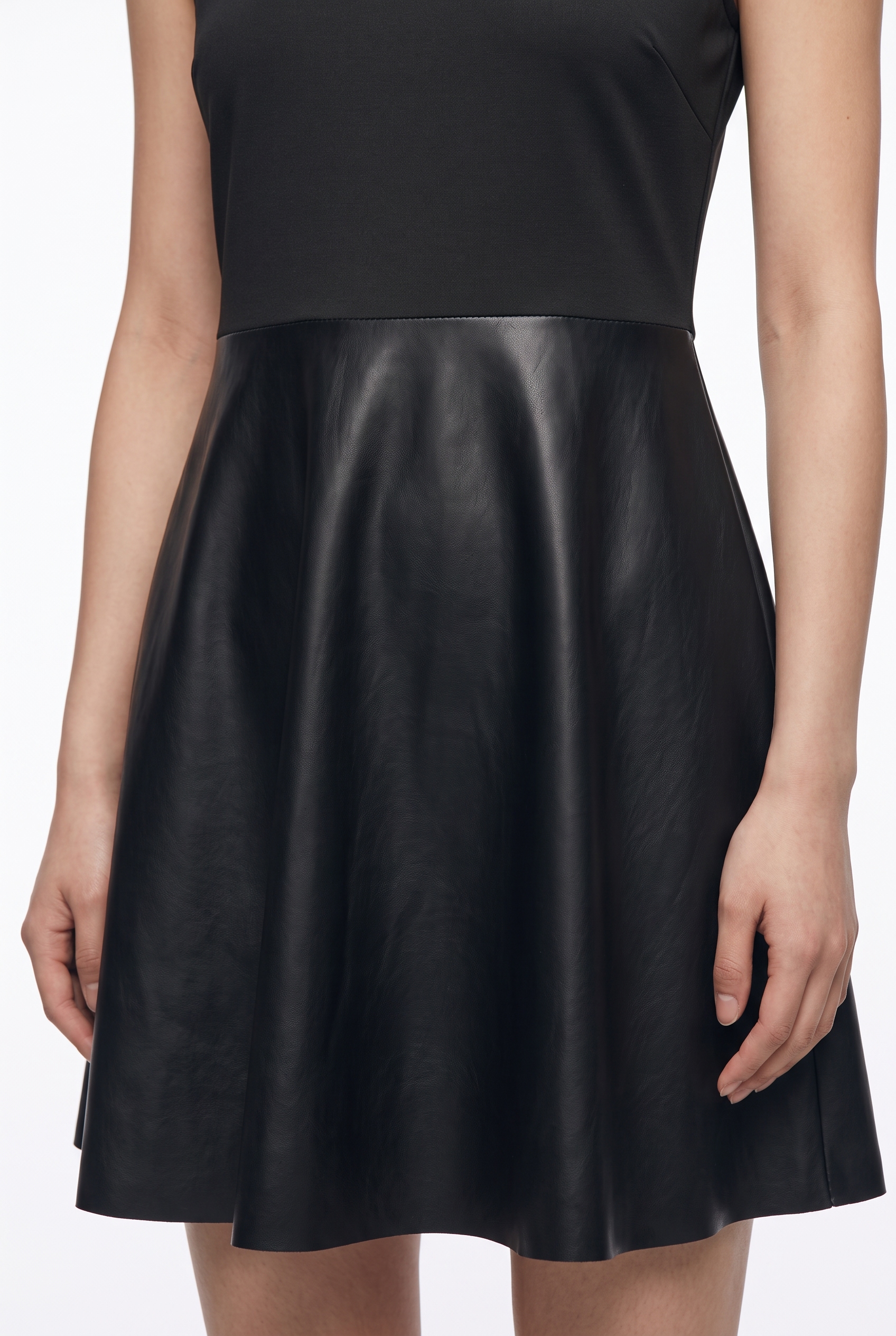 ONLY Robe de fête »ONLMADDIE S/L FAUX LEATHER MIX DRESS OTW« Mélange de matériaux en jersey et simili cuir