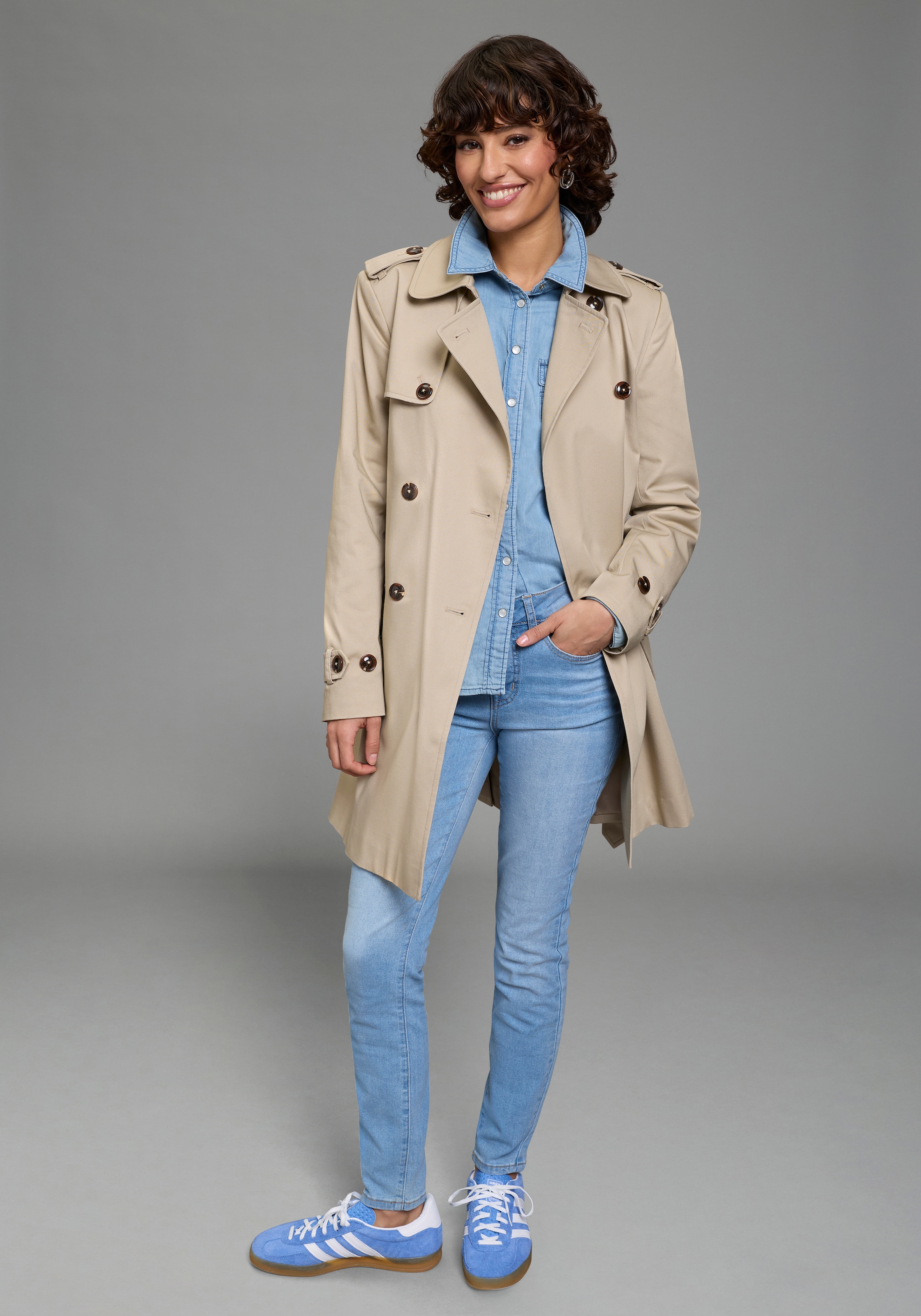 Laura Scott Trenchcoat aus Baumwolle und Polyester, unifarben mit Piping-Applikationen