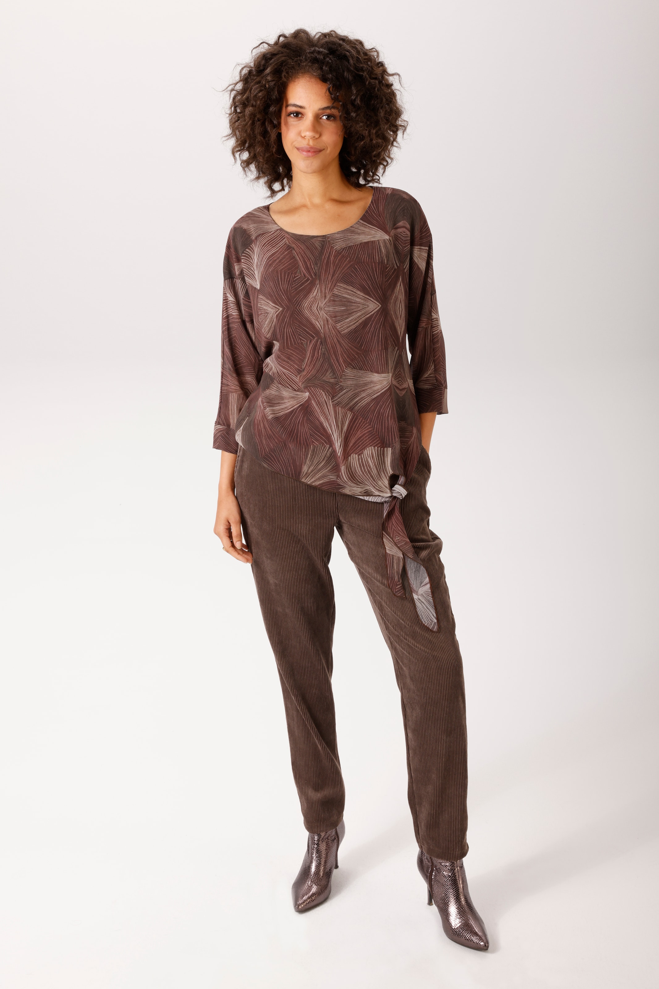 Aniston CASUAL Schlupfbluse mit grossflächigem, grafischen Muster - NEUE KOLLEKTION