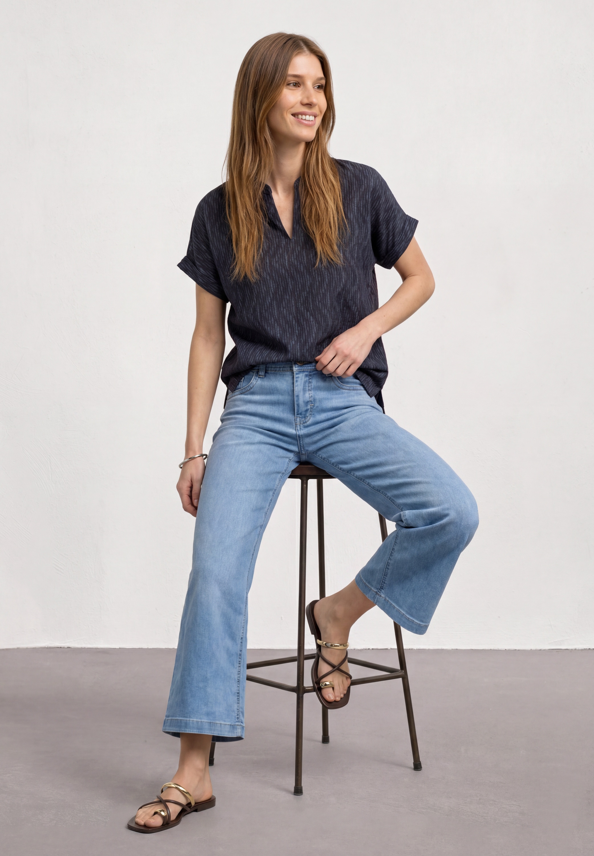 STREET ONE Kurzarmshirt Sommerbluse im Tunika-Look und mit grafischem Muster