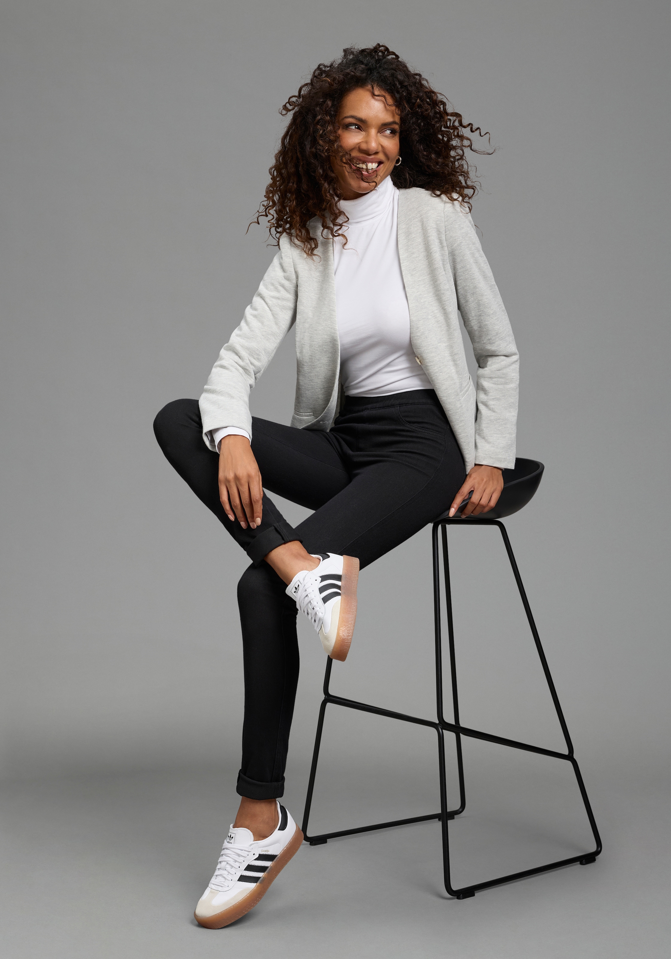 Arizona Jeggings en jeans »im 4 Way Stretch, Quer- und Längselastisch, Skinny« coupe skinny, coupe très ajustée, taille normale, aspect uni