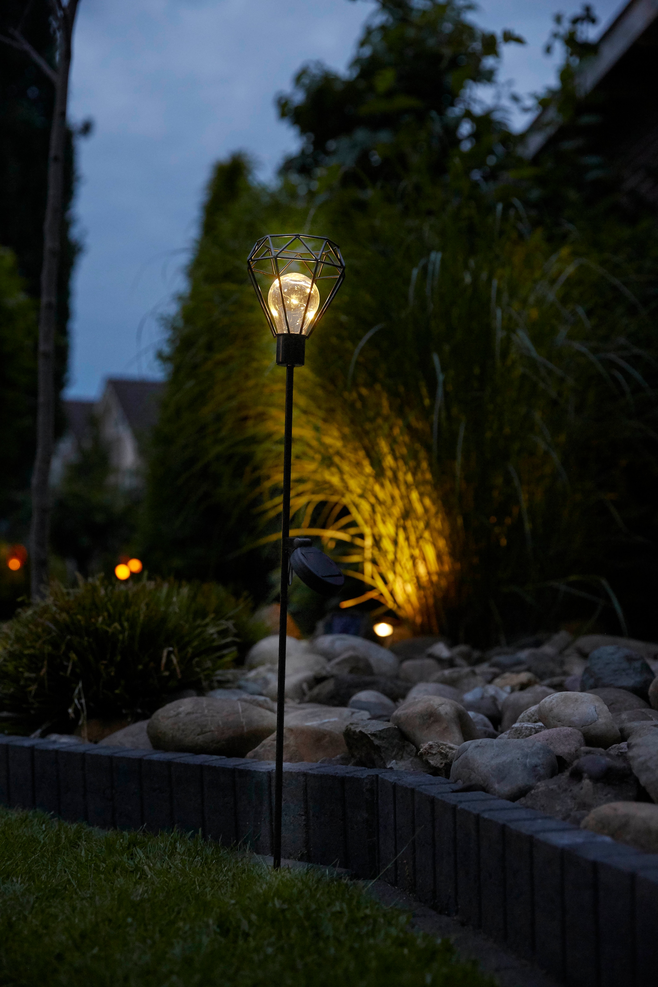 LUXFORM Gartenleuchte »Solar-Erdspiess-Gartenlampe - Diamond - 2 Stück« LED-Modul 2 Stk. Dekoratives Gartenornament