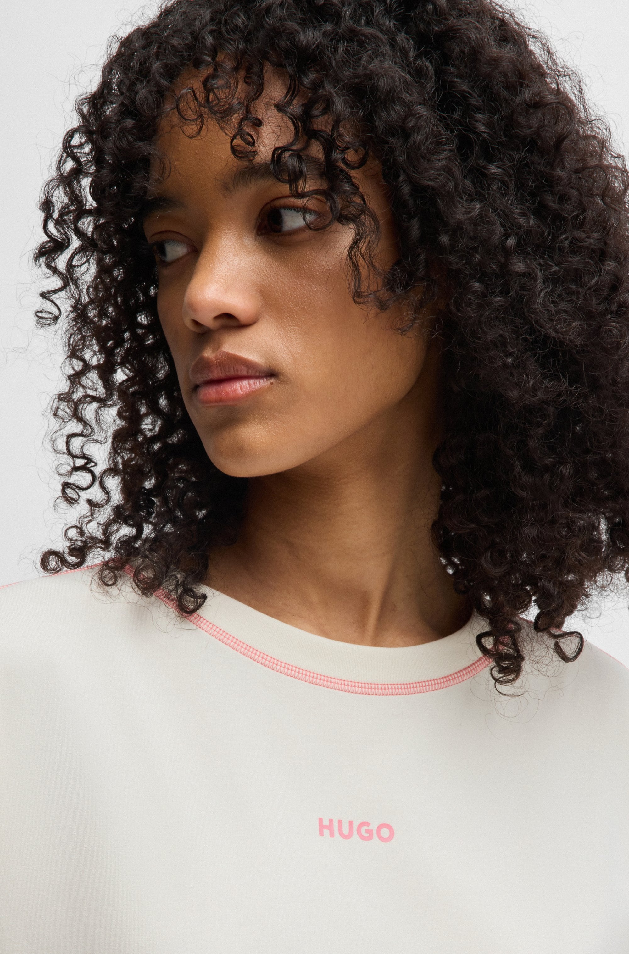 HUGO Underwear Shorty »NITE_SET« kontrastfarbene Nähte, relaxed fit