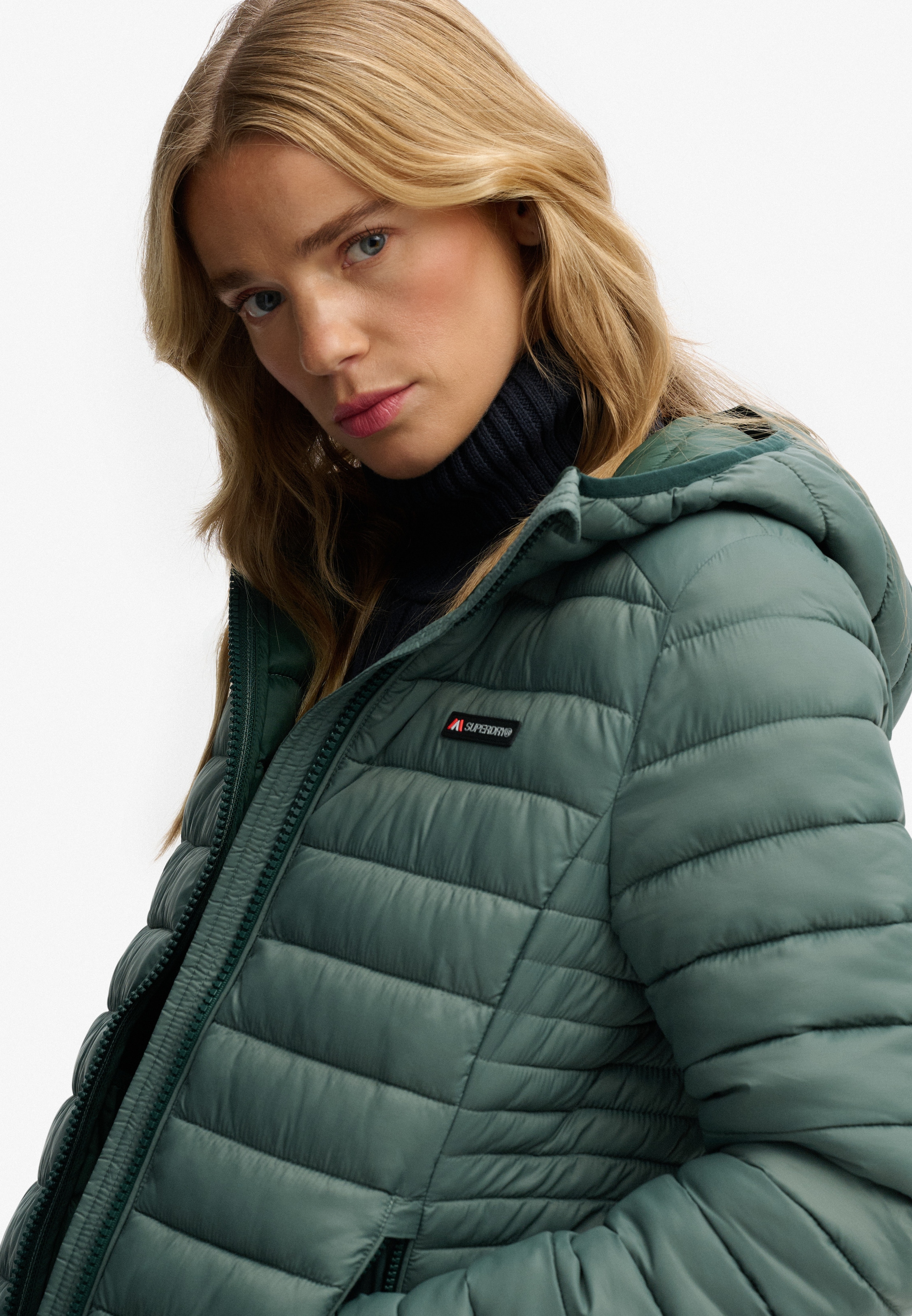 Superdry Steppjacke »HOODED FUJI LITE PADDED JACKET« mit Kapuze
