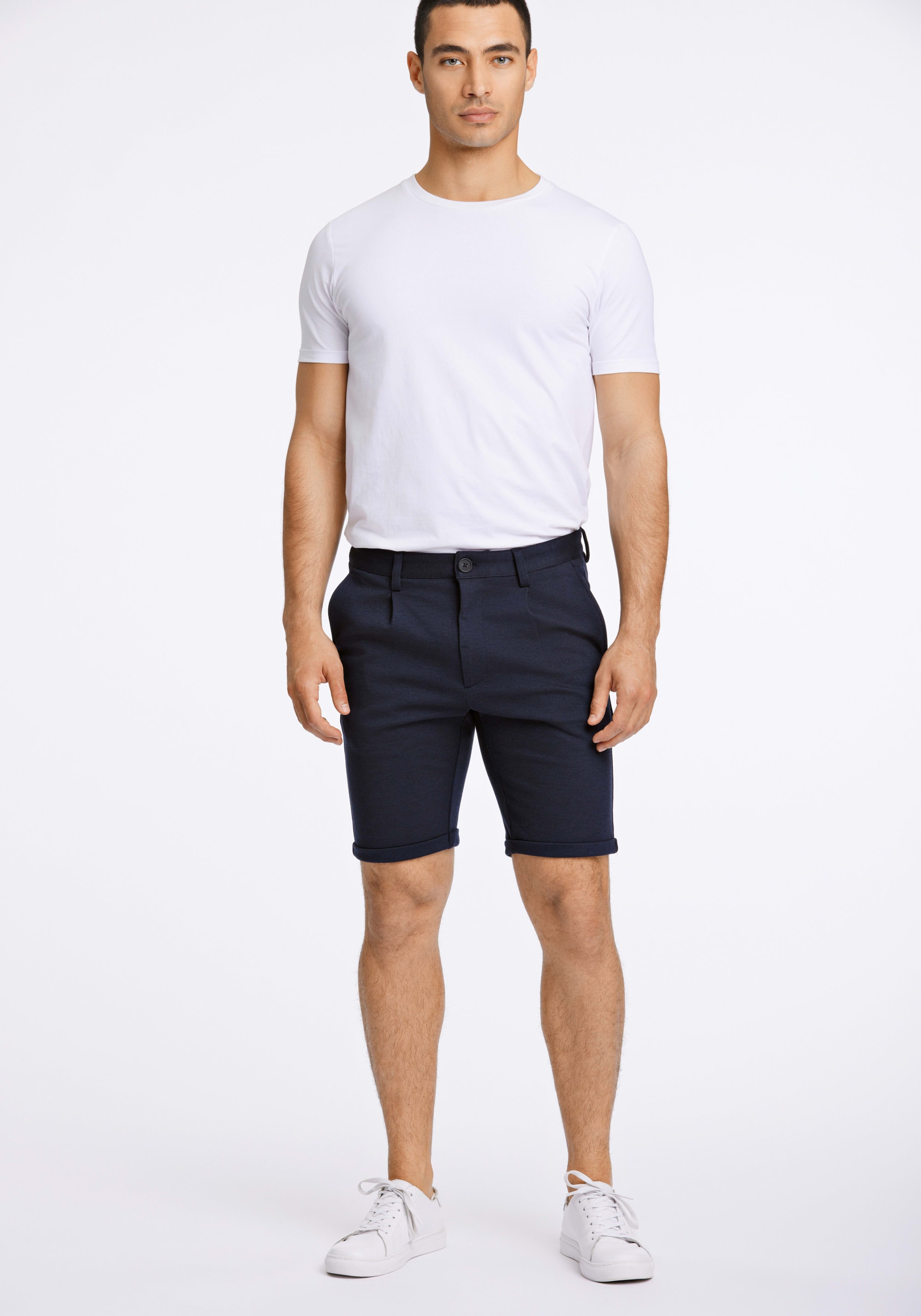 LINDBERGH Short en chino  en Slim Fit avec viscose et stretch