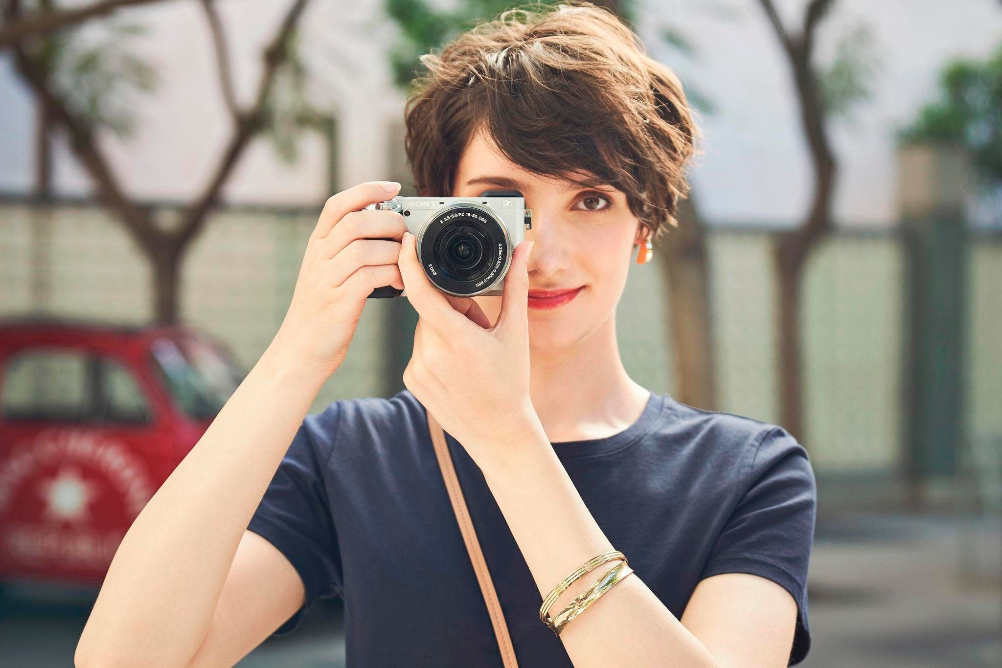 Sony Appareil photo compact »Alpha 6100 + 16-50mm Objektiv« , 24,2