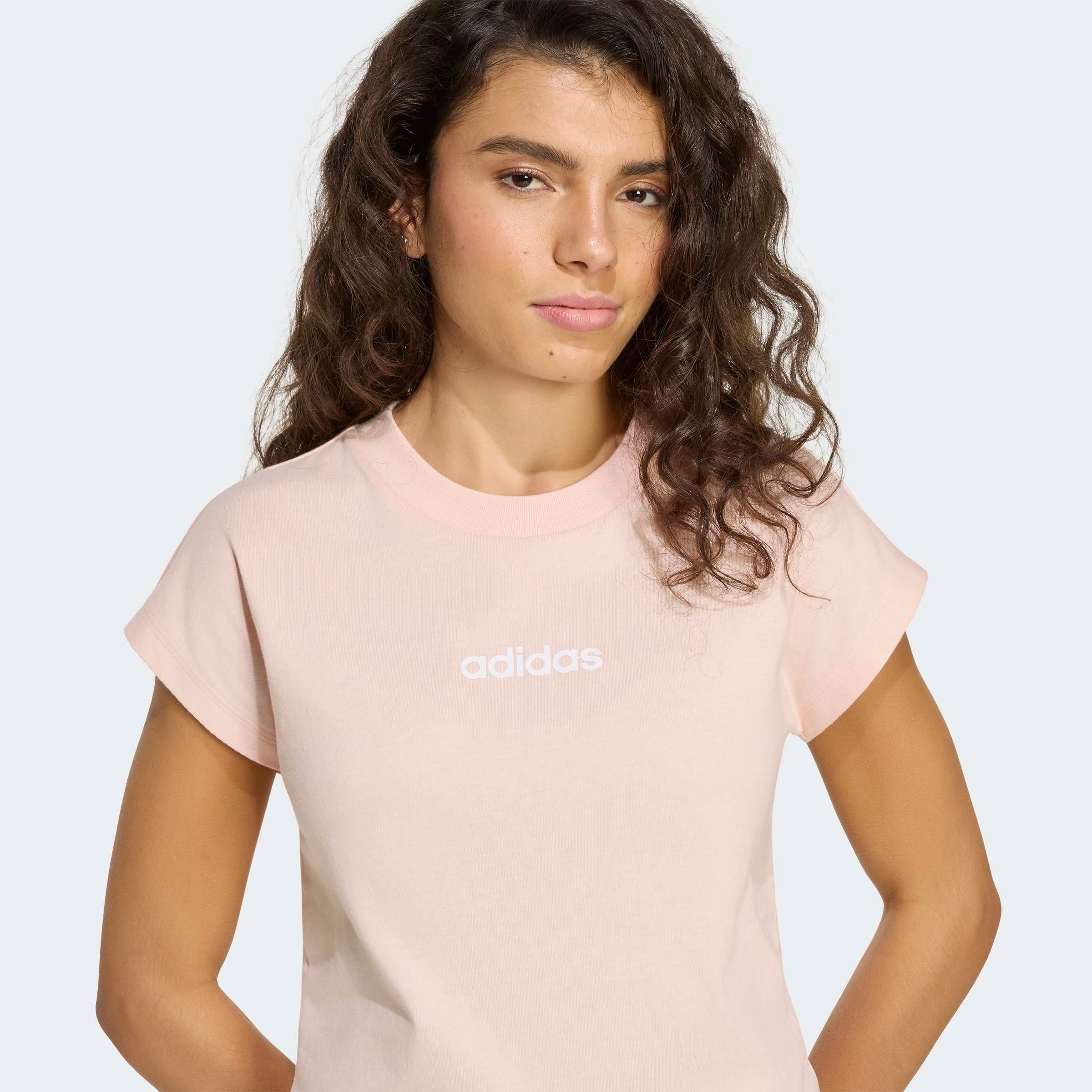 adidas Sportswear T-shirt »ESSENTIALS LINEAR COTTON« style sportif, manches courtes, sans fermeture, en coton