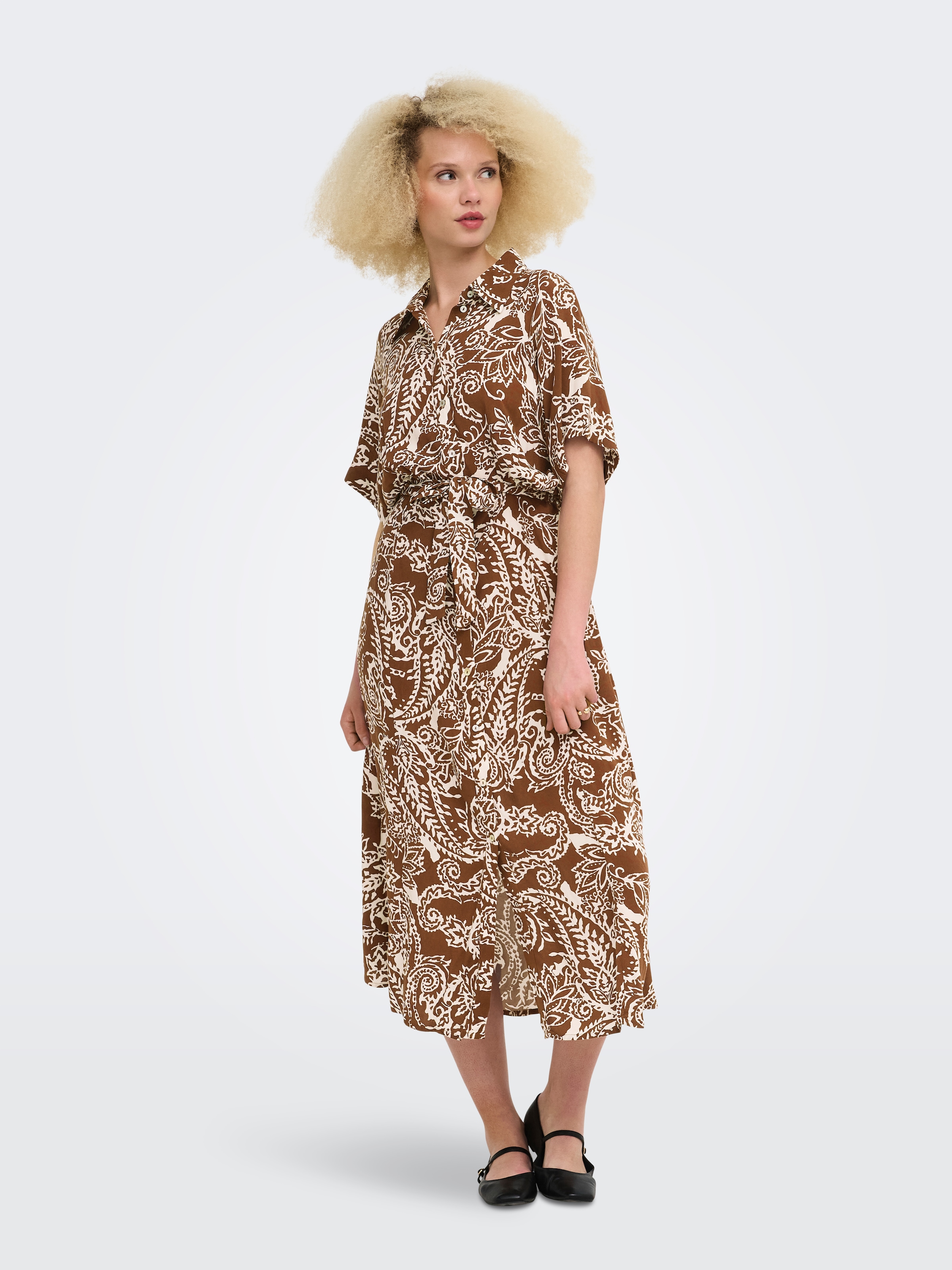 ONLY Robe imprimée »ONLSAFA S/S LONG BELT DRESS WVN EX« viscose, coupe regular