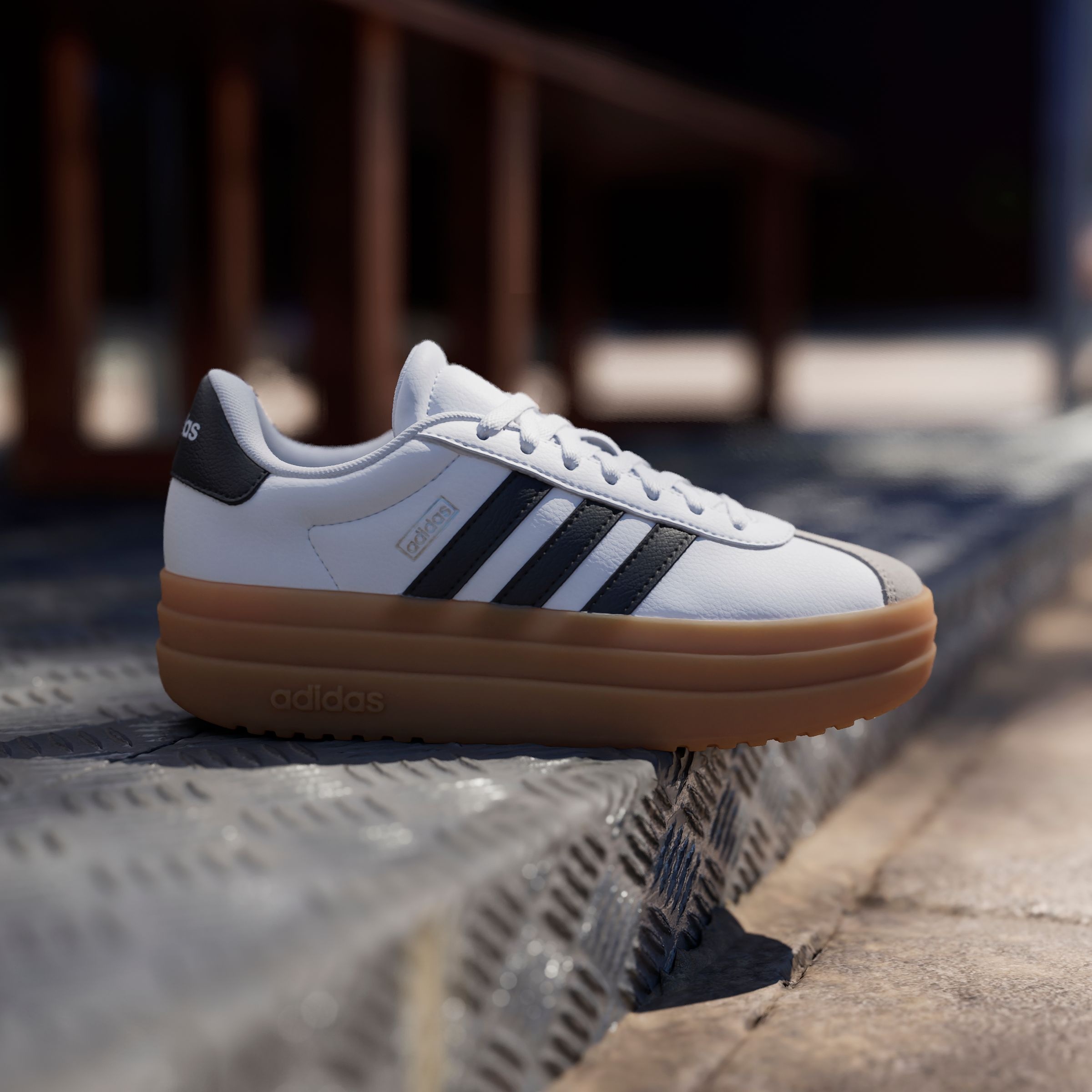 adidas Sportswear Sneaker »VL COURT BOLD LIFESTYLE KIDS«  Design auf den Spuren des adidas Gazelle Bold, für Kinder