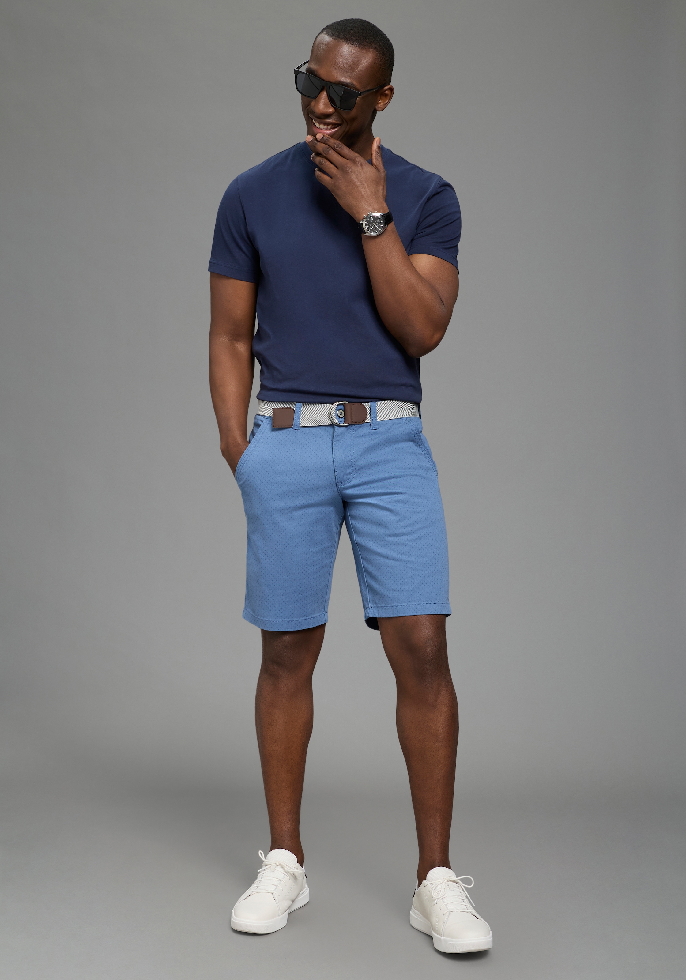 DELMAO Shorts  kniefrei, gerades Bein, mit Eingrifftaschen und Gesässtaschen