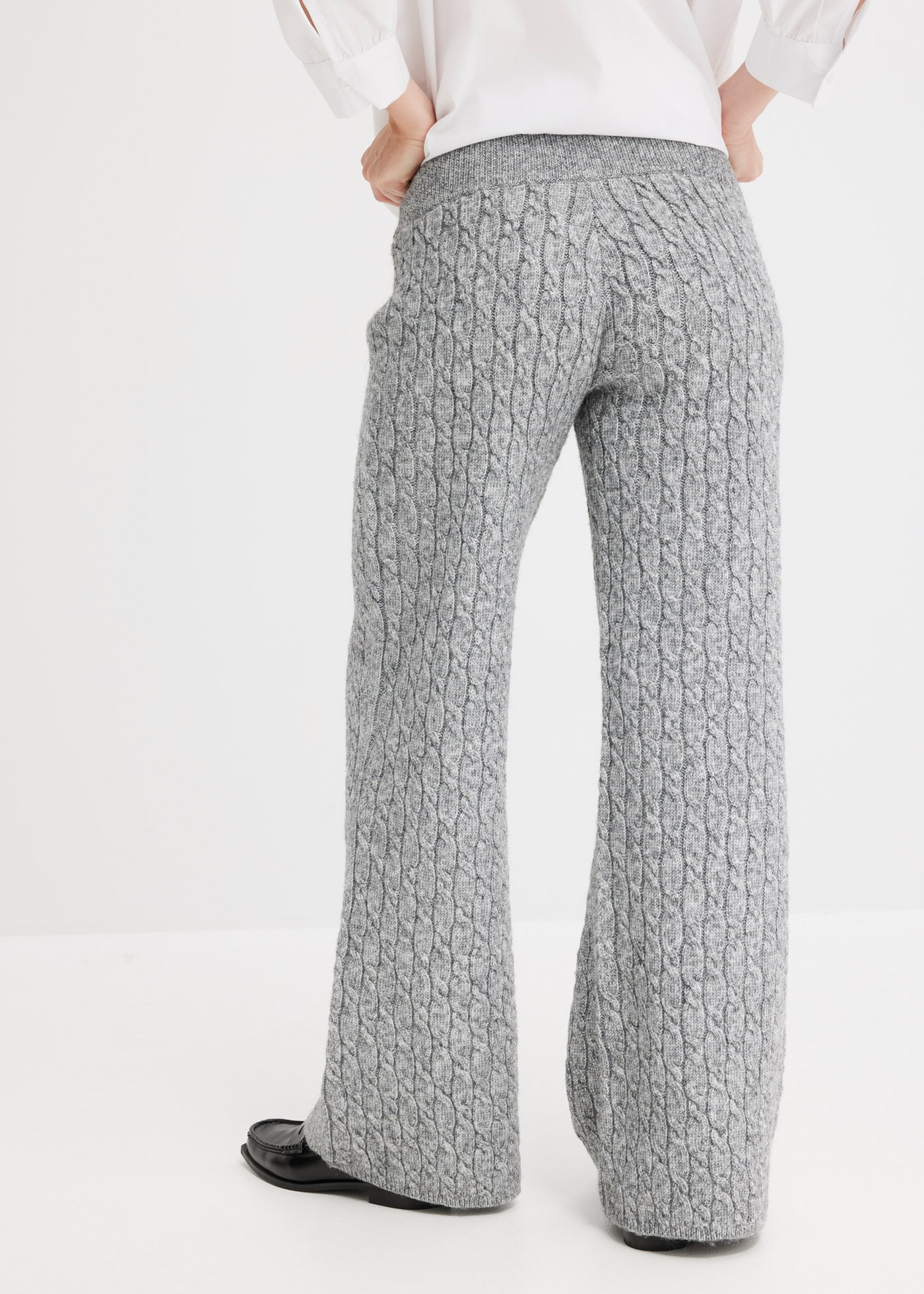 bonprix Pantalon en tissu »Strickhose mit Zopfmuster«  aus Polyester und Wolle, Loose Fit, weite Beinform, mit Zopfmuster