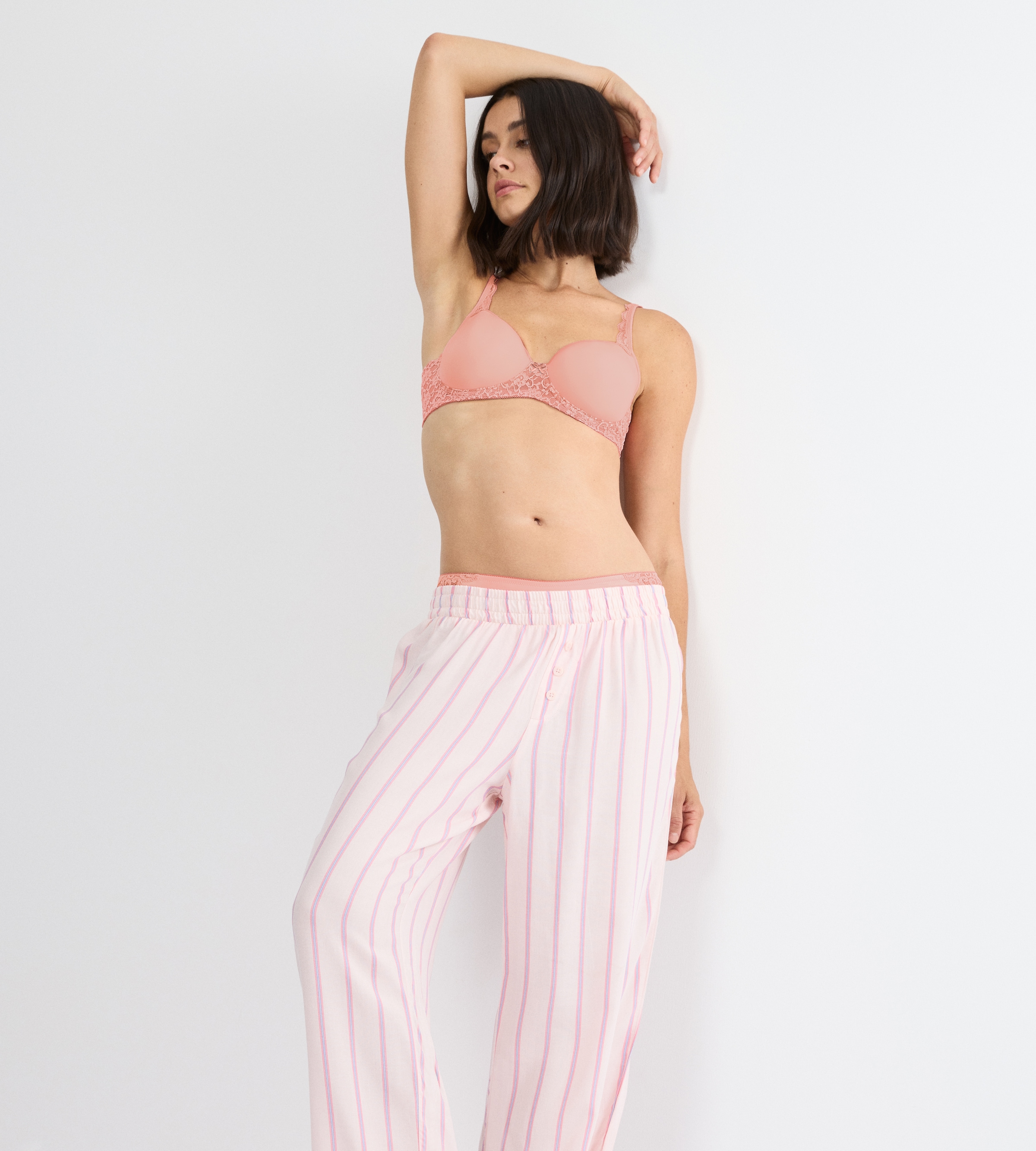 Triumph T-Shirt-BH »Amourette« Stretch-Spitze, glatte Cups, atmungsaktiv, leicht, feminin