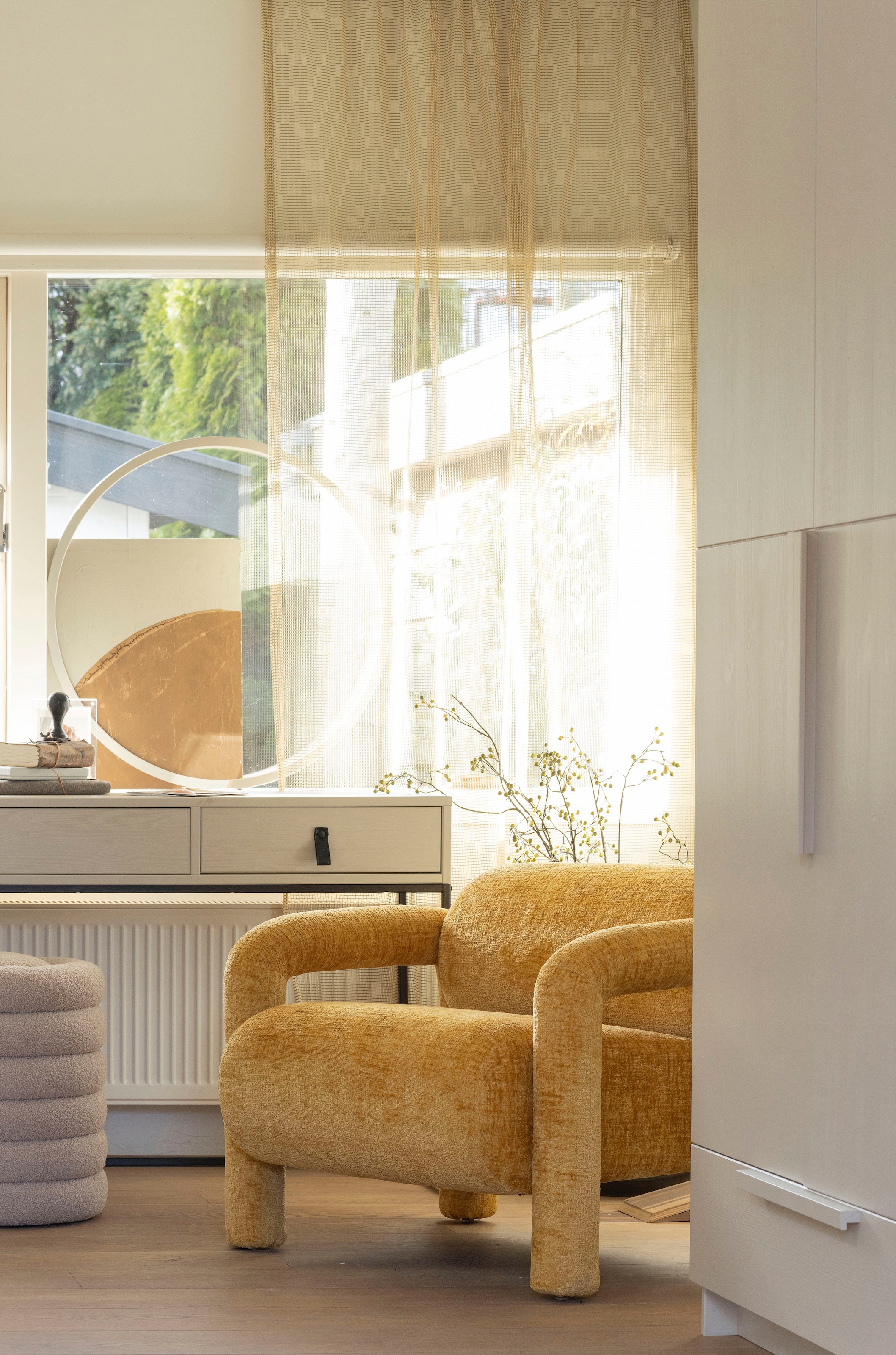 WOOOD Fauteuil lounge »Lenny mit Grobstruktur-Velvetbezug und Armlehnen B 76 x T 82 x H 65 cm« Très haute résistance à l'usure, capacité de charge 120 kg, entretien obligatoire