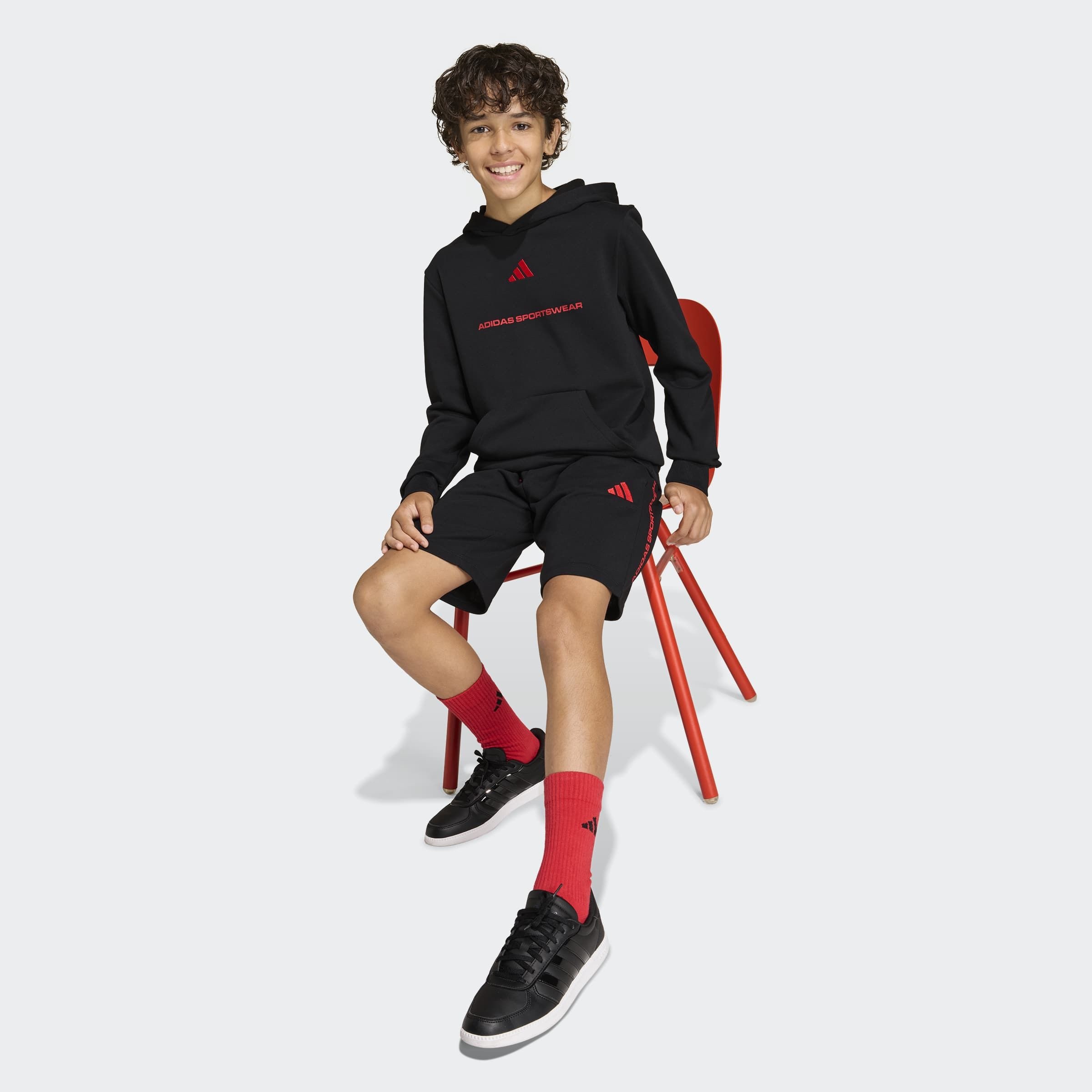adidas Sportswear Kapuzensweatshirt »ADIDAS SLOGAN FLEECE-HOODIE«, mit Kängurutasche, sportlicher Stil, aus weichem Fleece
