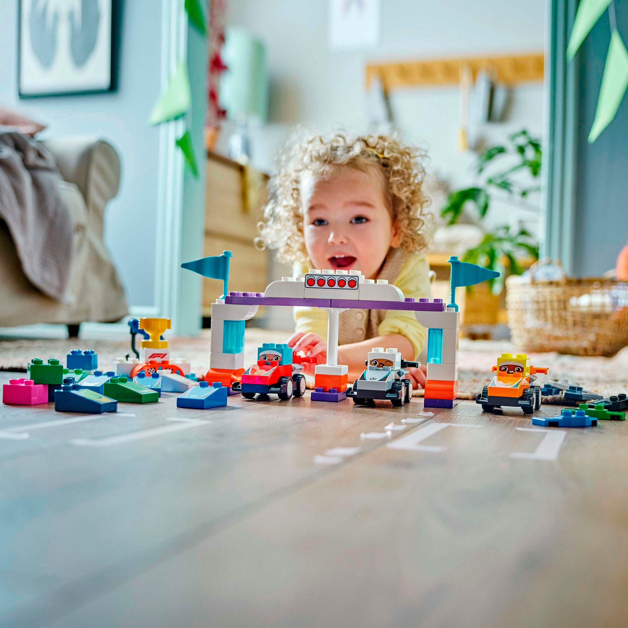 LEGO® Pions de construction »F1® Team Rennautos mit Rennfahrern (10445), LEGO DUPLO Town« Made in Europe