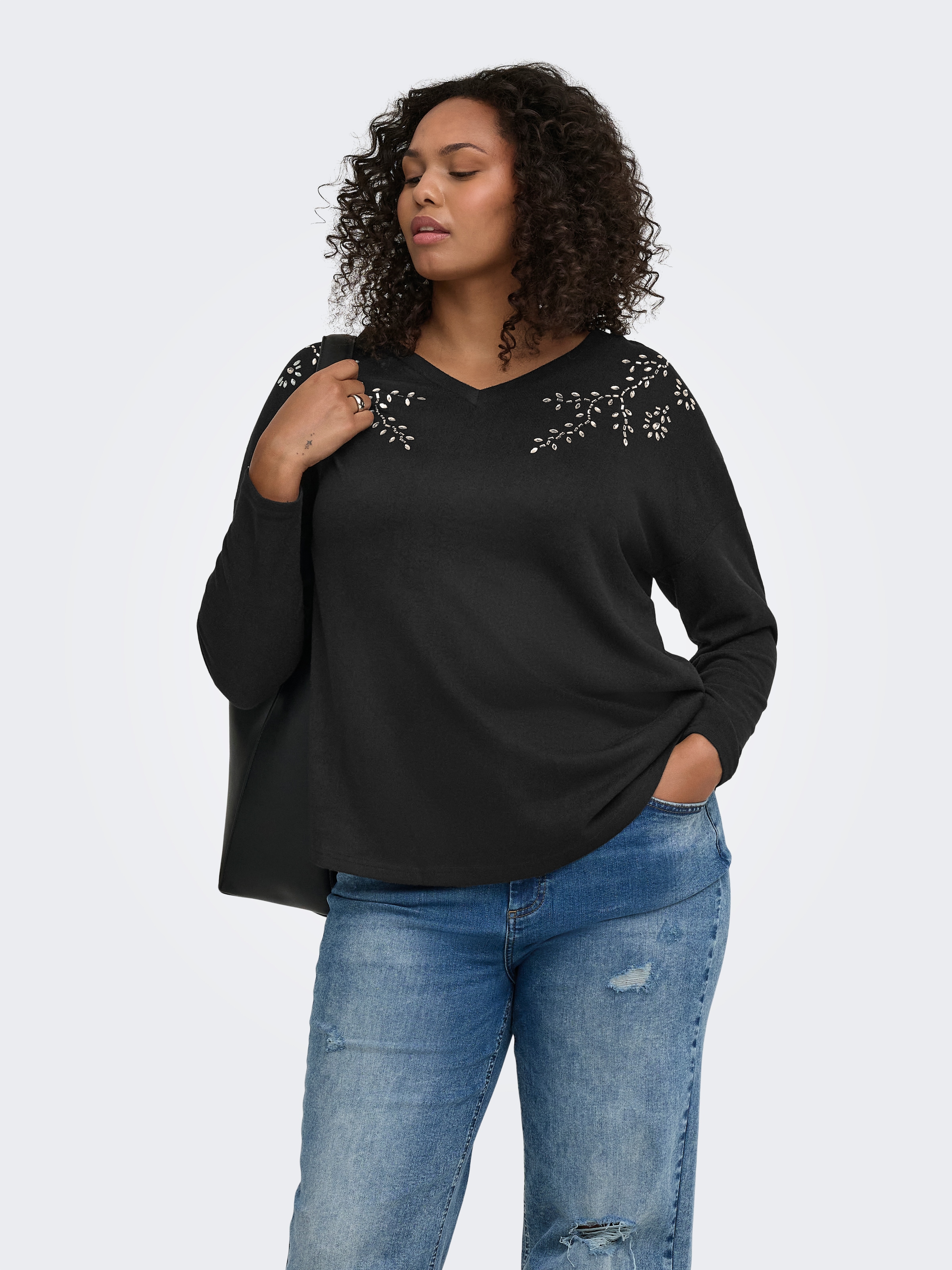 ONLY CARMAKOMA T-shirt en V »CARALBA L/S V-NECK DECO TOP JRS BF« fibre synthétique, coupe régulière