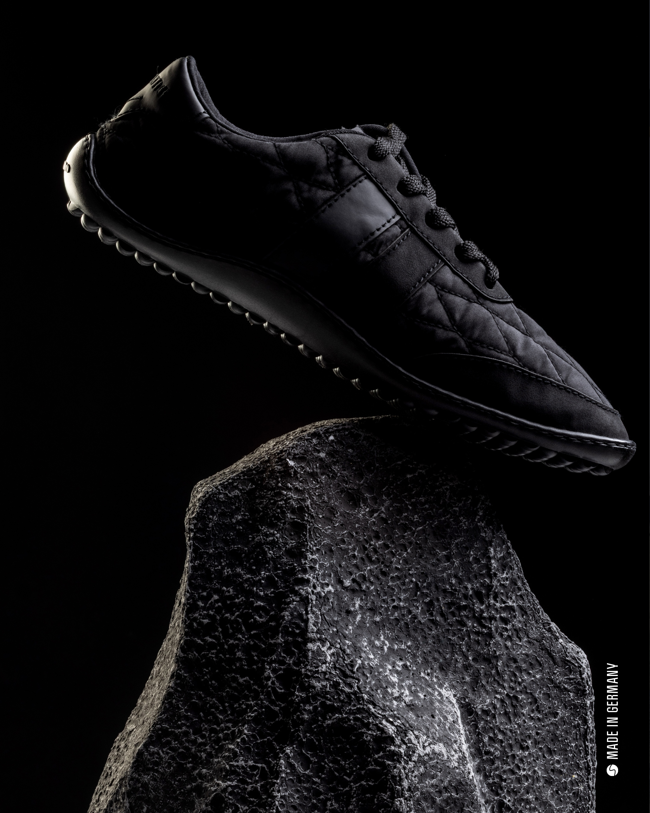 Leguano Chaussures pieds nus »NIGHTSTEP«  chaussure à lacets avec surpiqûres décoratives et pendentif logo