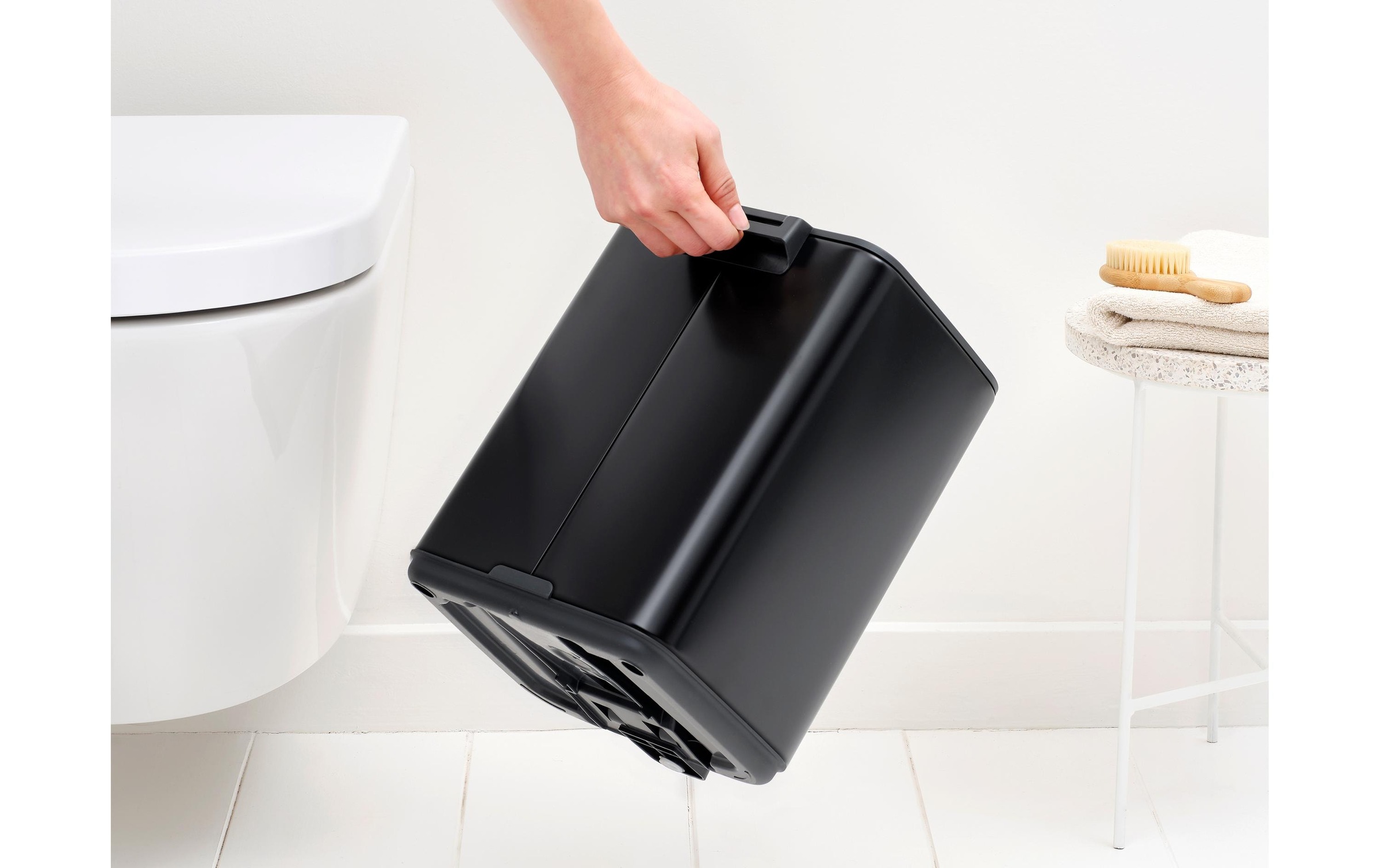 Brabantia Seau à cosmétique »Bo 7 l« 1 Behälter Platzsparender Abfallbehälter mit Soft-Close-Funktion