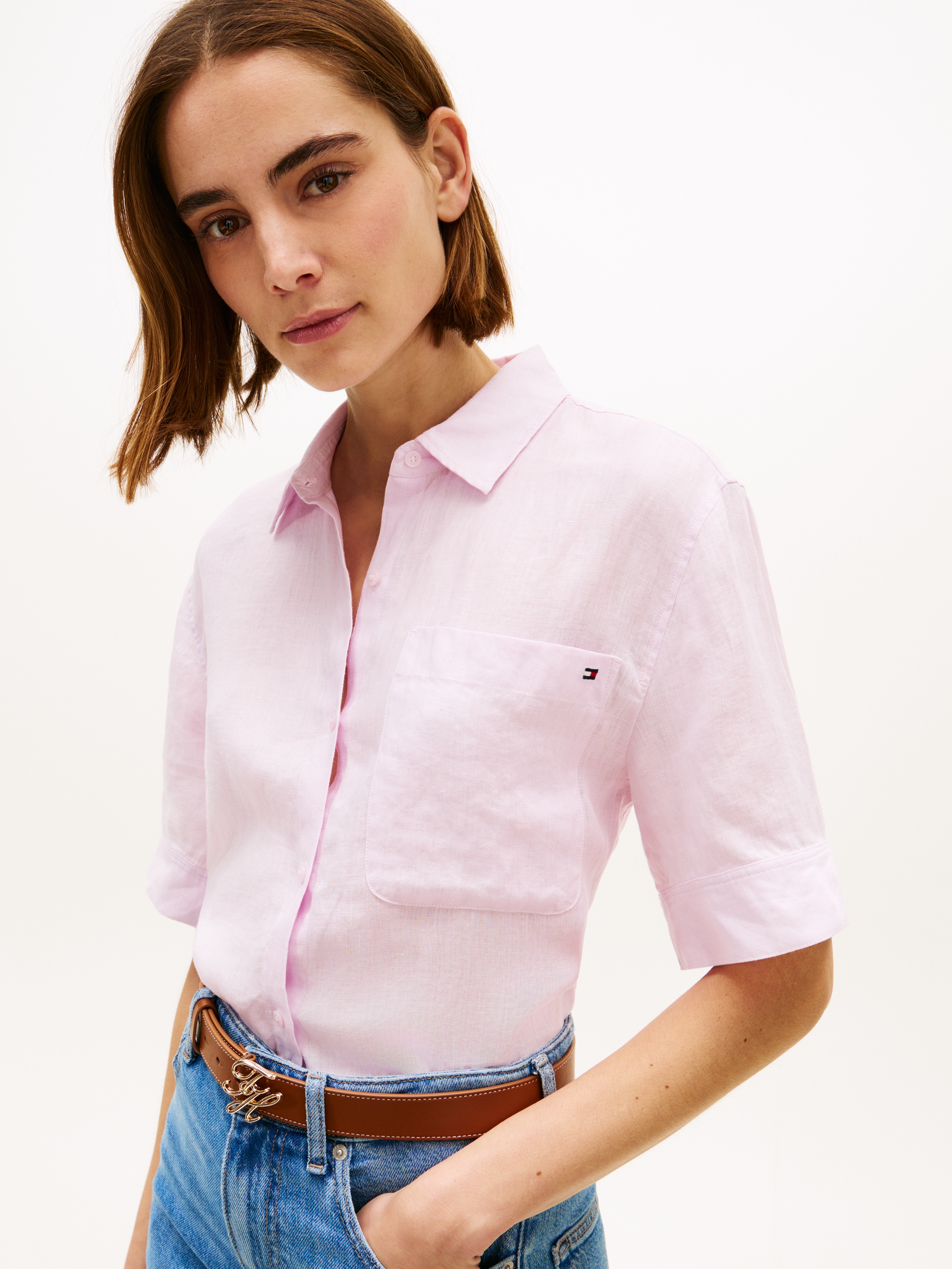 Tommy Hilfiger Blouse à manches courtes »ESS LINEN SHORT SLEEVE SHIRT« avec poche poitrine plaquée et broderie drapeau, lin pur