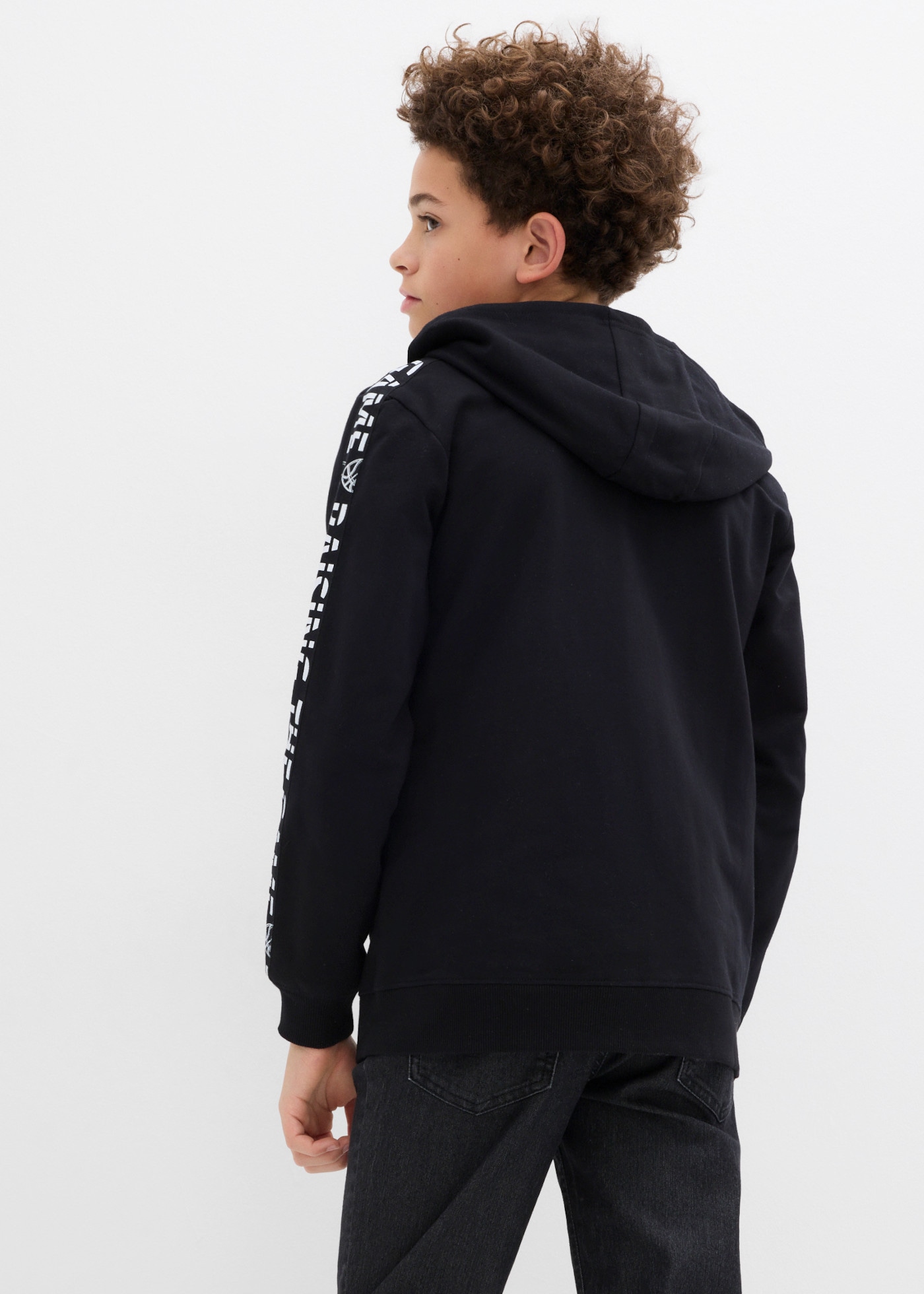 bonprix Sweat à capuche für Jungen, aus Baumwolle, lockere Passform, mit Stehkragen