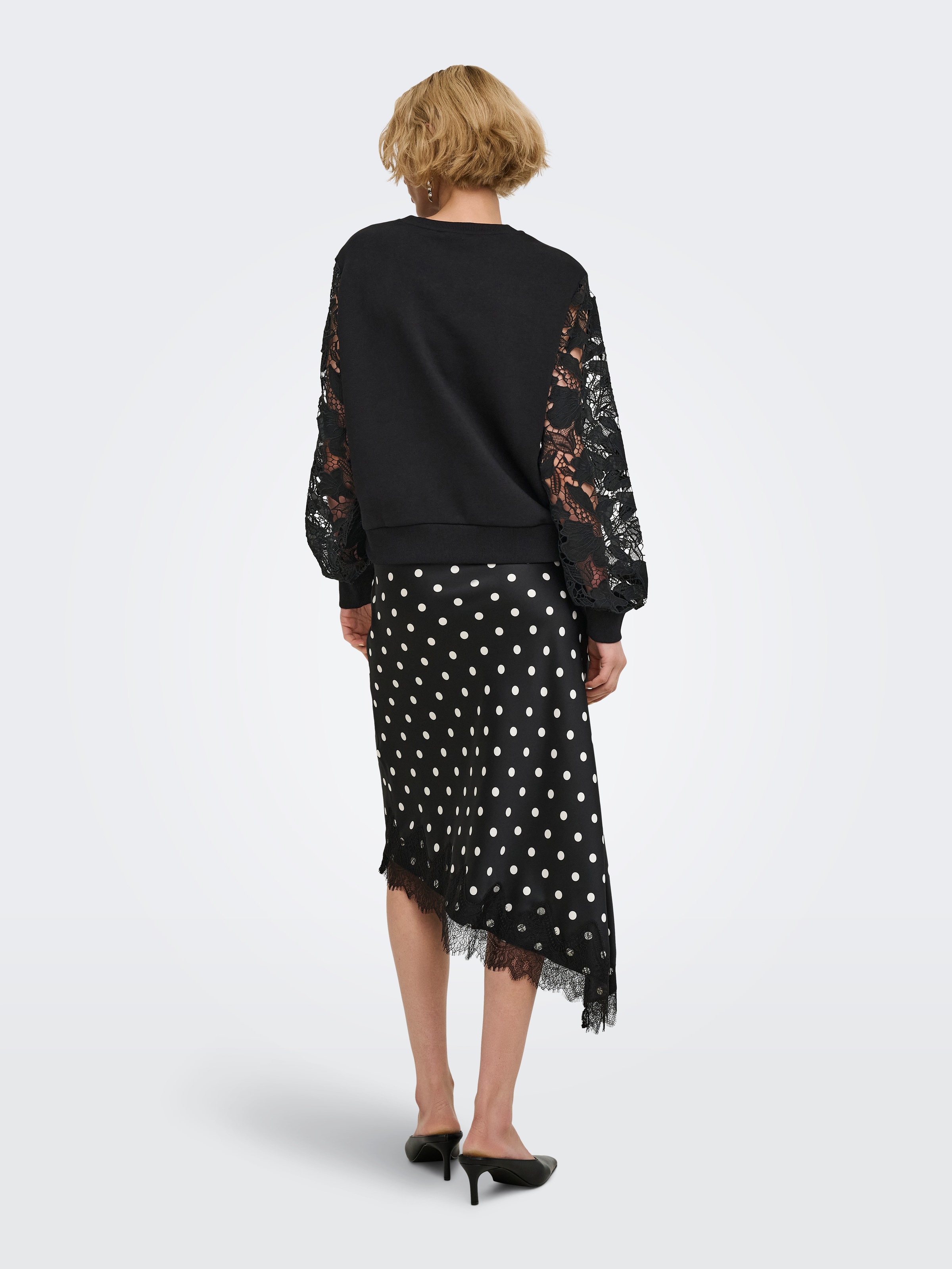 ONLY Sweat-shirt »ONLSTILLA L/S LACE SLEEVES CS SWT«, mélange coton, coupe régulière
