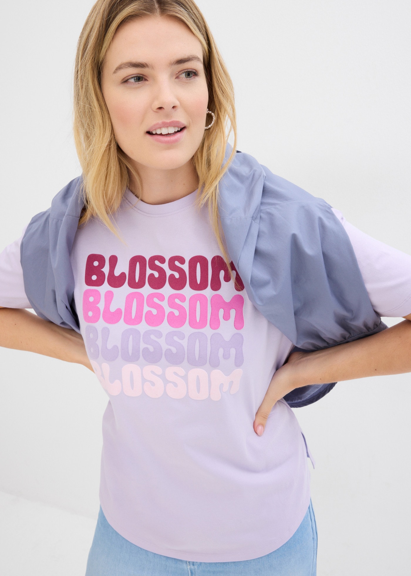 bonprix Oversize-Shirt weiter Schnitt, Halbarm-Design, aus Baumwolle, mit Brustdruck