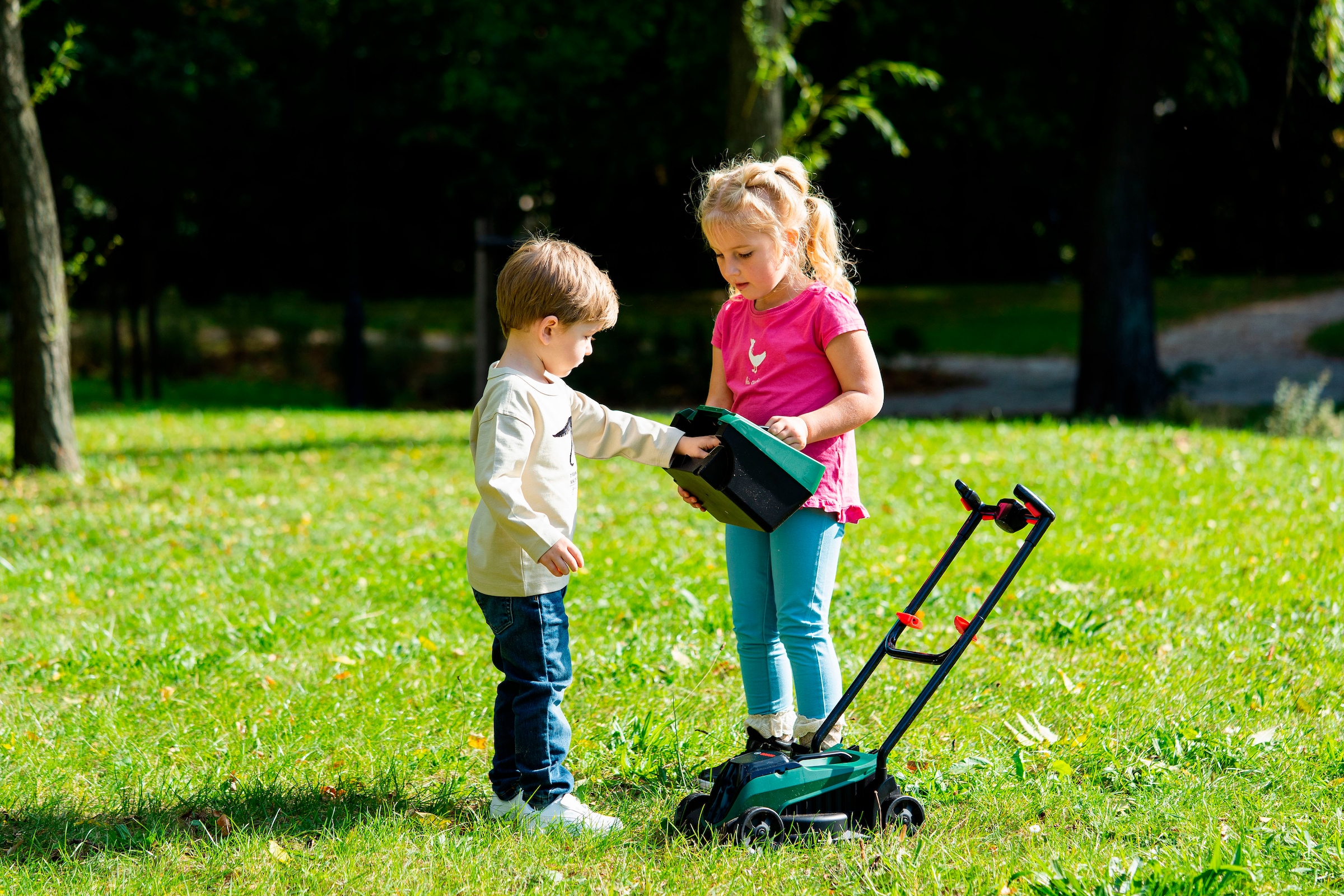 Klein Tondeuse à gazon pour enfants »Bosch mini, Rotak II« Made in Germany