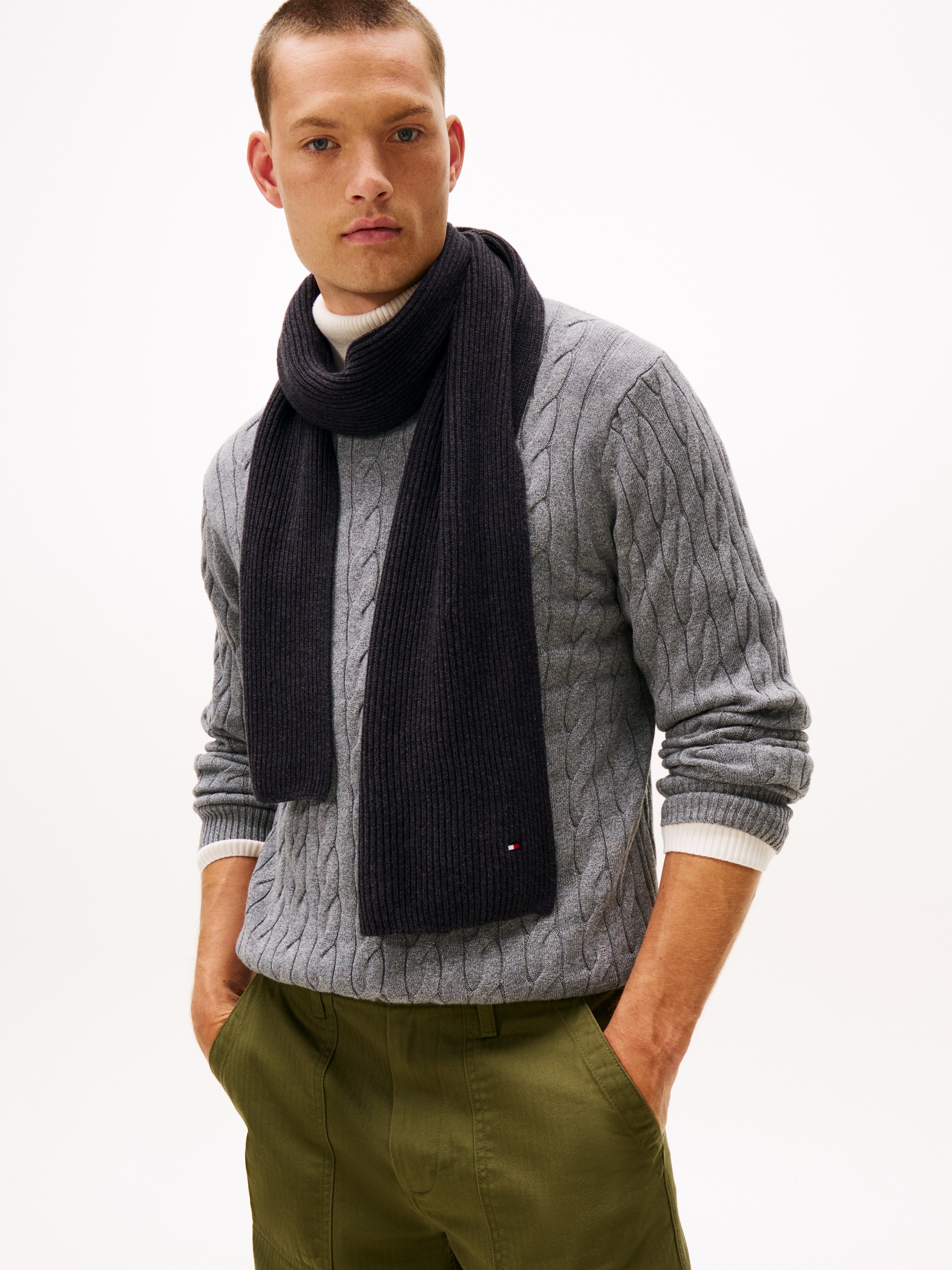 Tommy Hilfiger Strickschal »TH FLAG PIMA COTTON CASH SCARF« mit Logostickerei, mit Kaschmiranteil Unisex