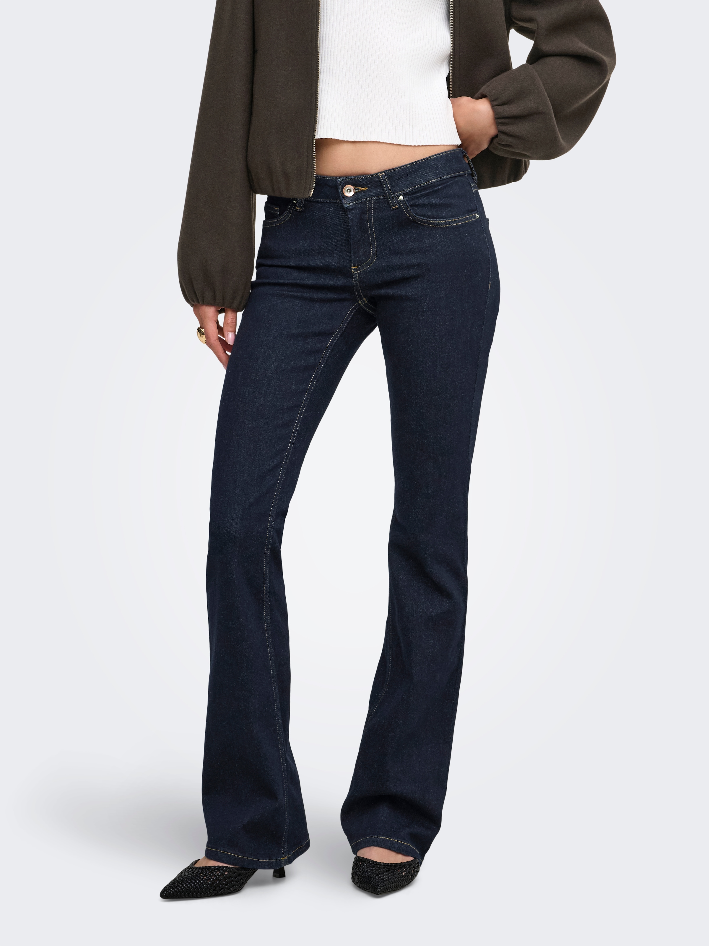 ONLY Jeans bootcut »ONLBLUSH – Bootcut-Jeans mit niedriger Leibhöhe und Stretch« mélange de coton, coupe bootcut