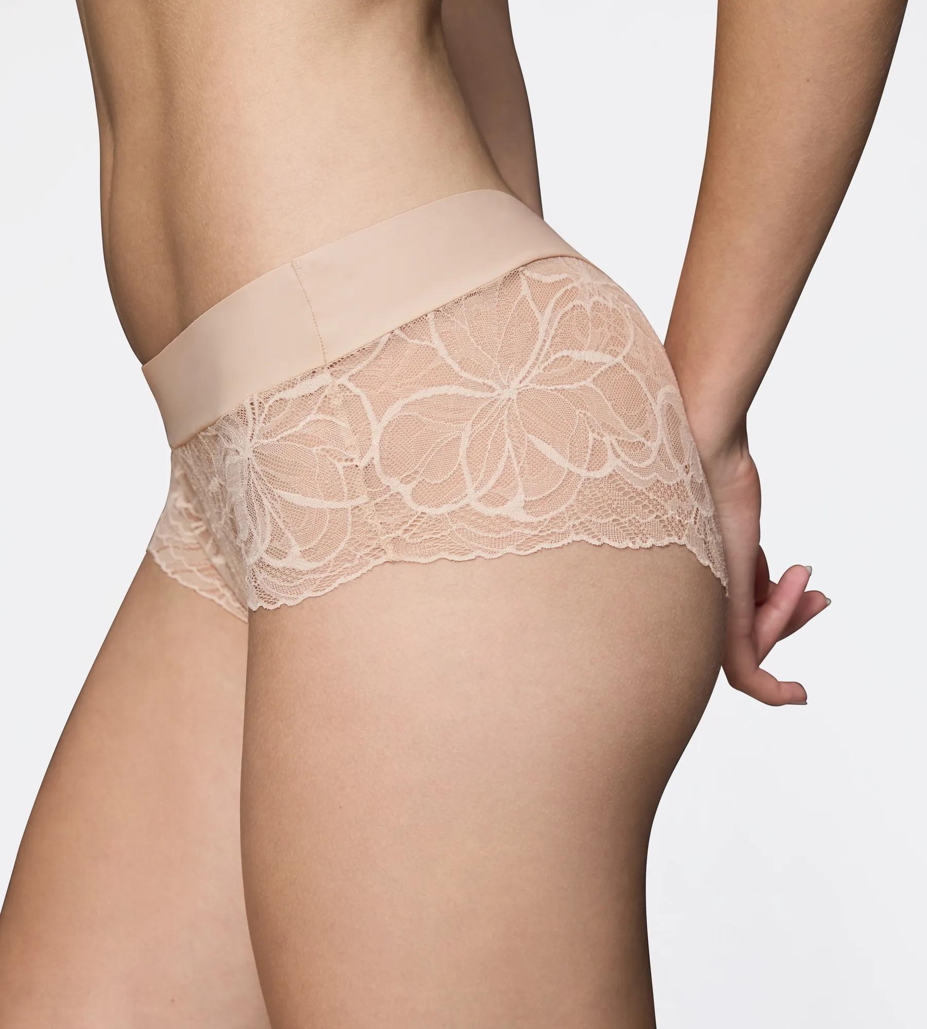 Triumph Panty »Body Make-Up Illusion Lace« florale Stretch-Spitze, glatter Bund, Mikrofaser, nahtlos