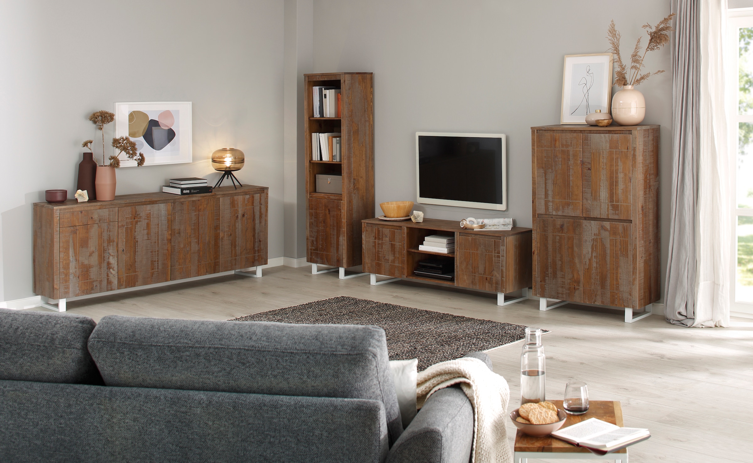 GOODproduct Table basse »Lagos« Kommode aus massivem Kiefernholz, mit weiss lackiertem Beingestell