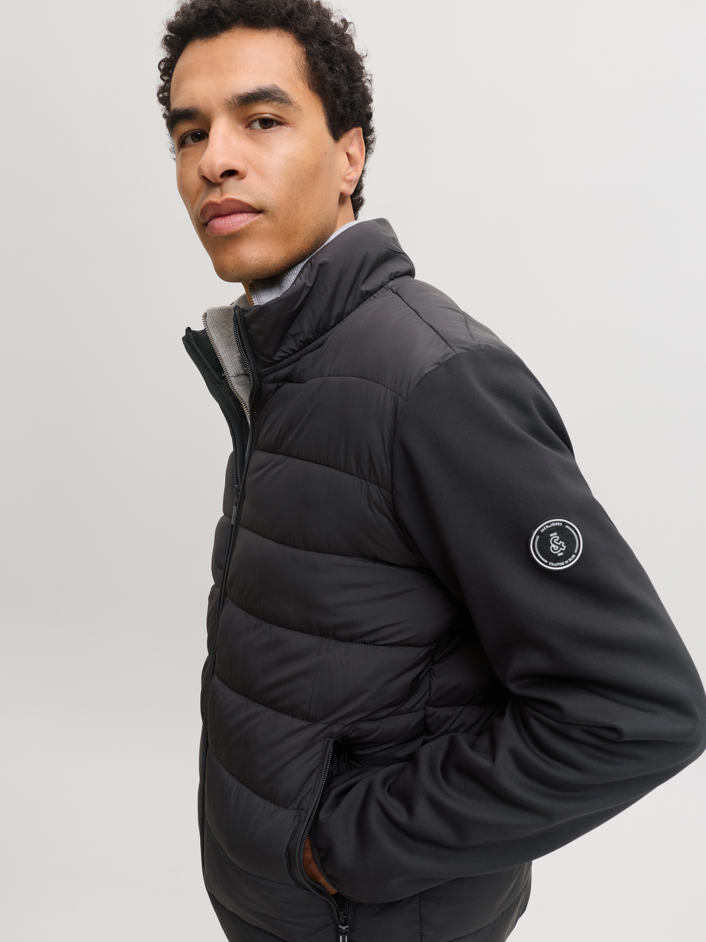 Jack & Jones Veste matelassée »JJETATE HYBRID JACKET« fibre synthétique, coupe régulière