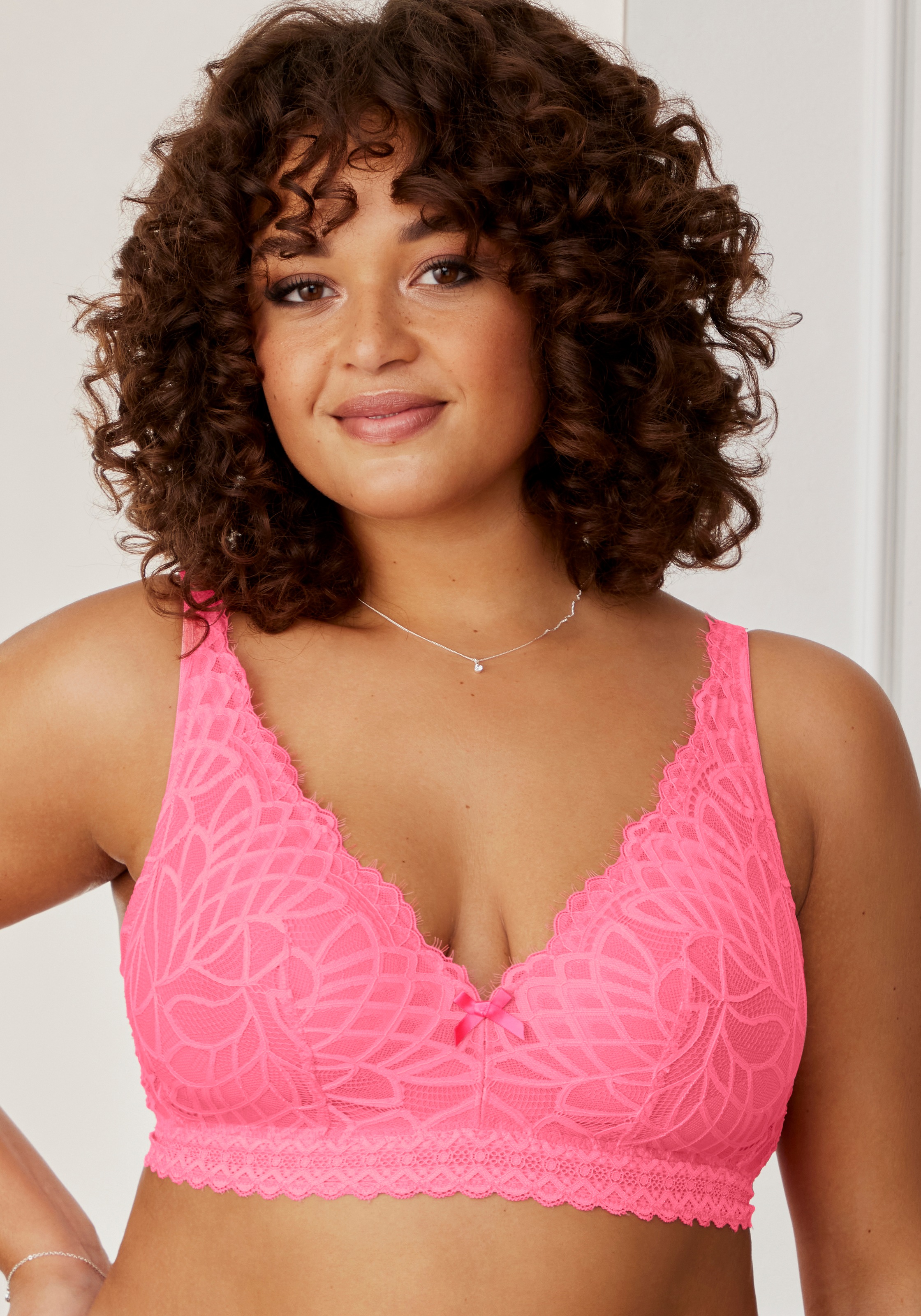 LASCANA Soutien-gorge à bretelles sans armatures, entièrement en dentelle – idéal pour les grandes tailles