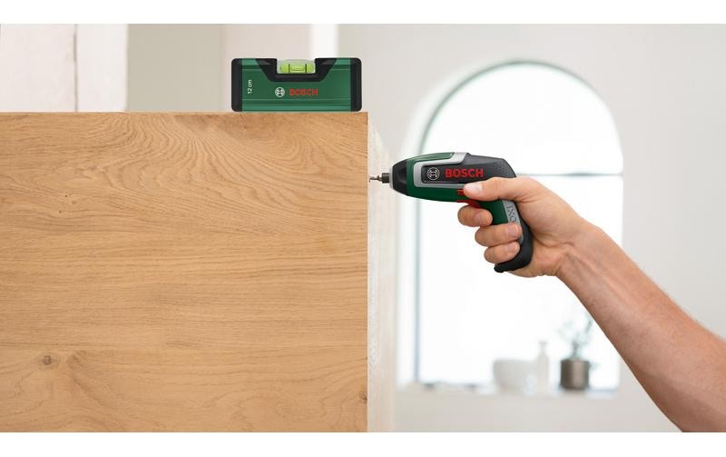 BOSCH Akku-Schrauber »IXO 7 Level Set« mit Bit-Set, Wasserwage und Ladekabel