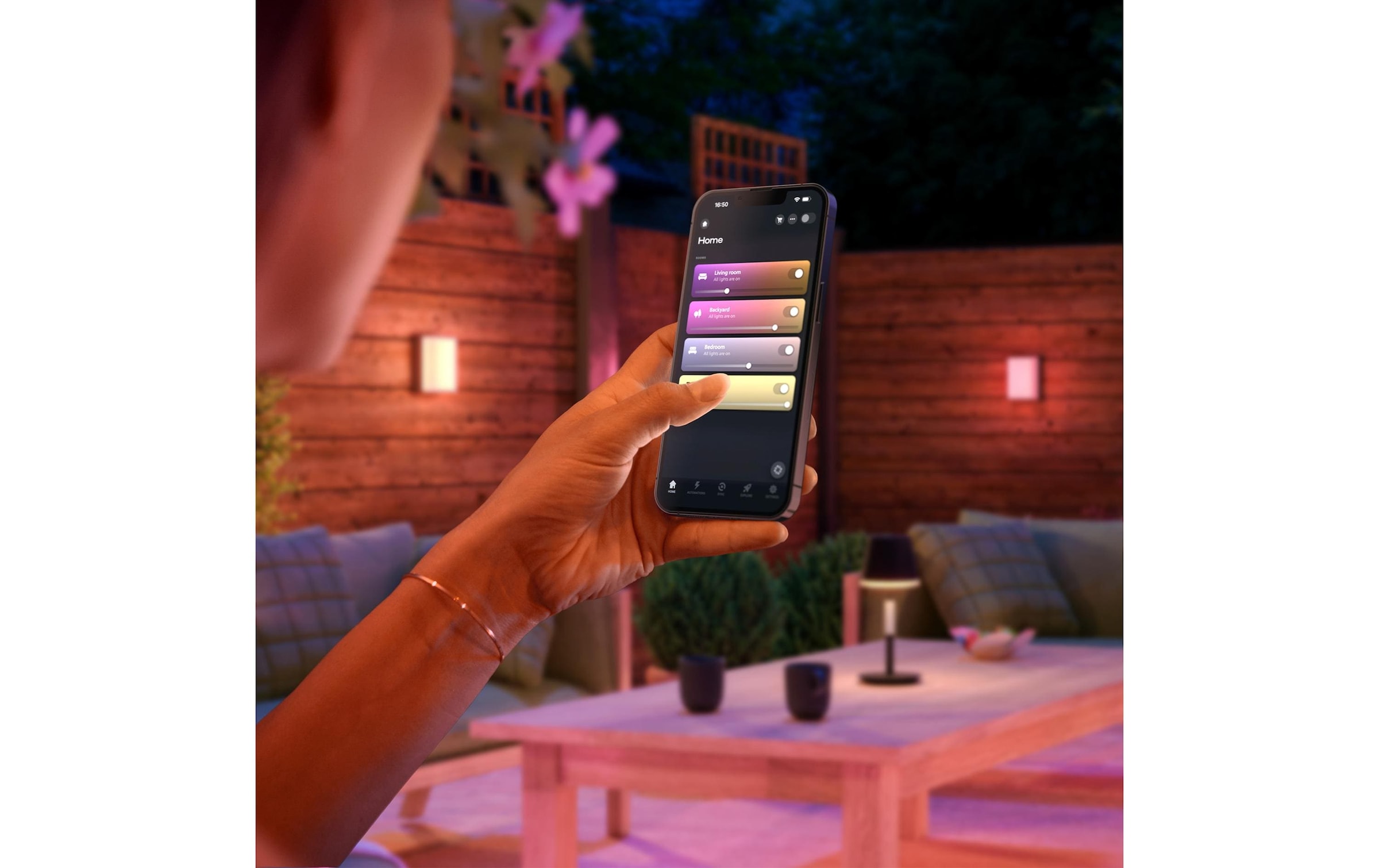 Philips Hue Aussen-Wandleuchte »Muscari Wandspot Smart Outdoor« GU10 RGB