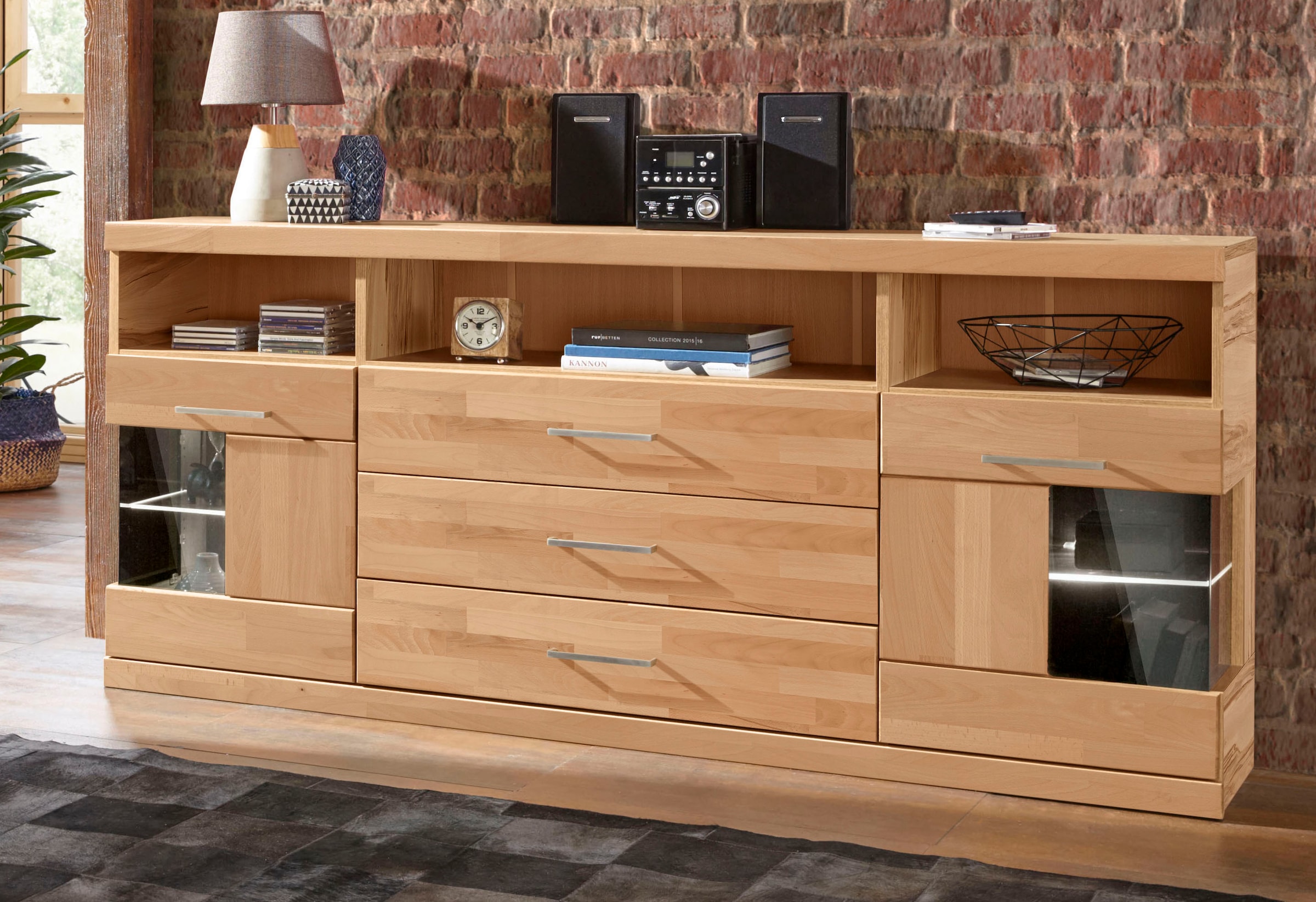 GOODproduct Sideboard »Ribe,180cm breit, Fronten Massivholz,7 Fächer,Böden versetzbar« Korpus Holzwerkstoff,Türen mit Glaseinsatz,3 breite Schubladen