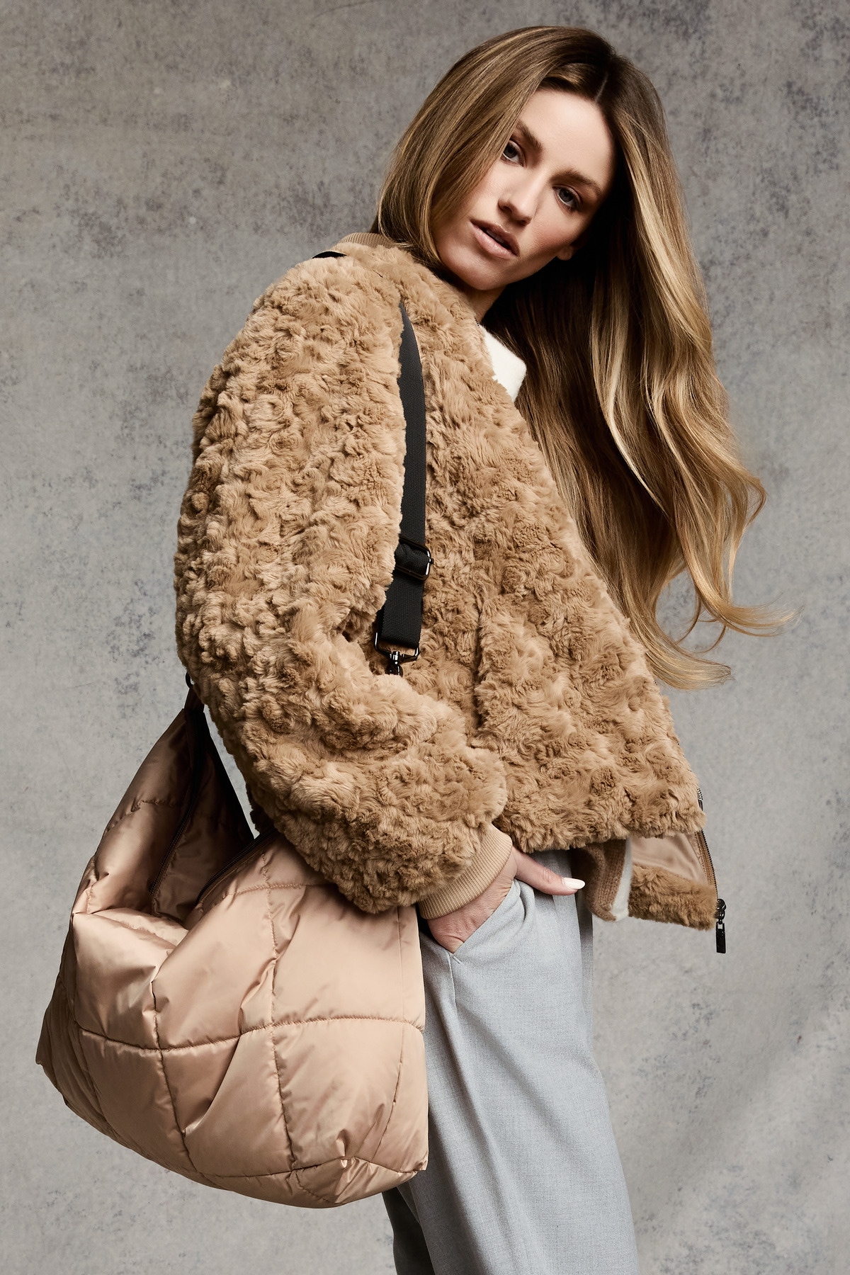 Monari Veste en fausse fourrure »Jacke fake fur« sans capuche Regular fit mit Kunstfell